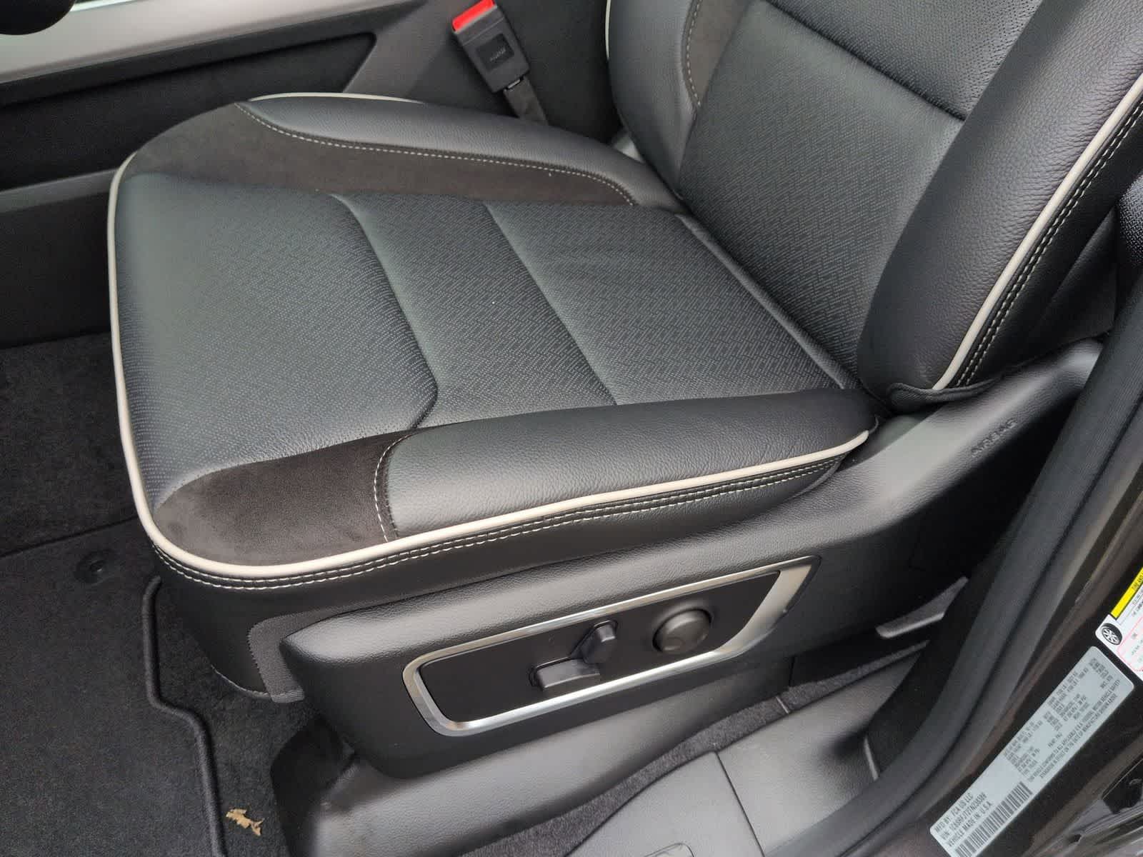 Thumbnail: 2026 RAM 1500 - 16