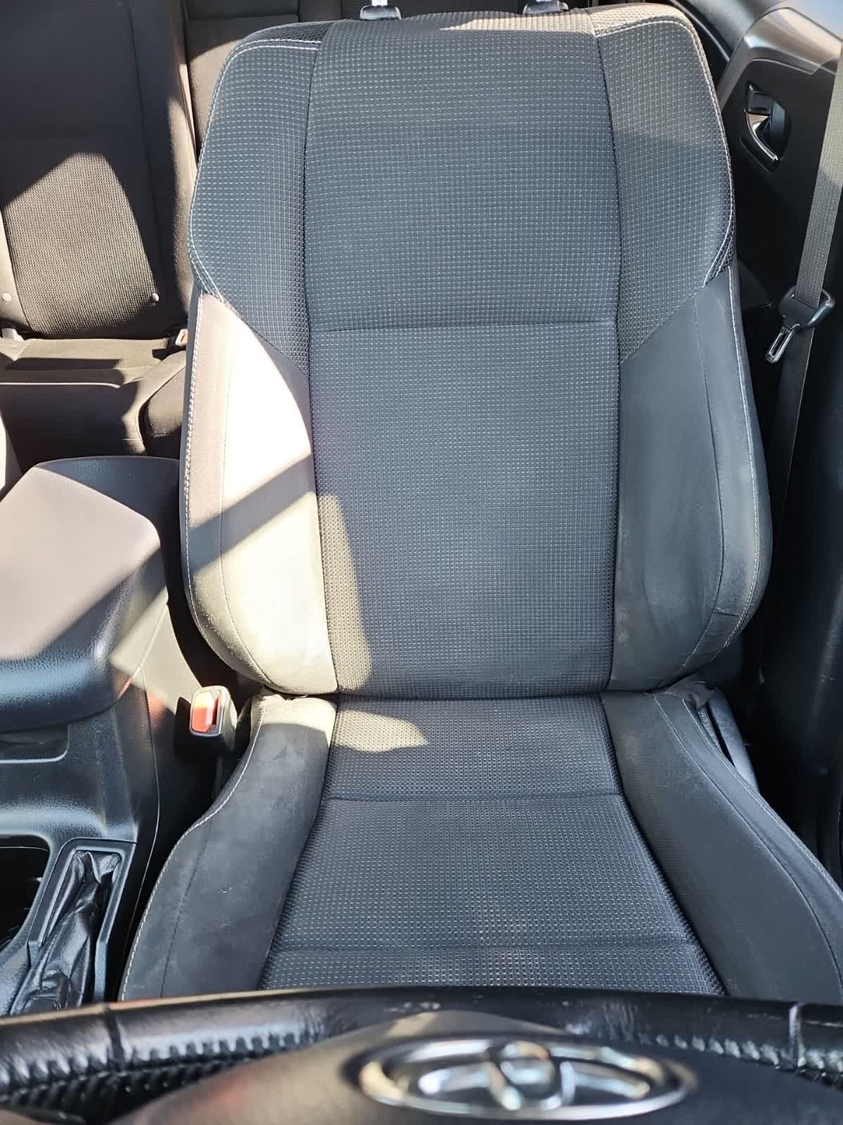 Thumbnail: 2017 Toyota RAV4 - 13