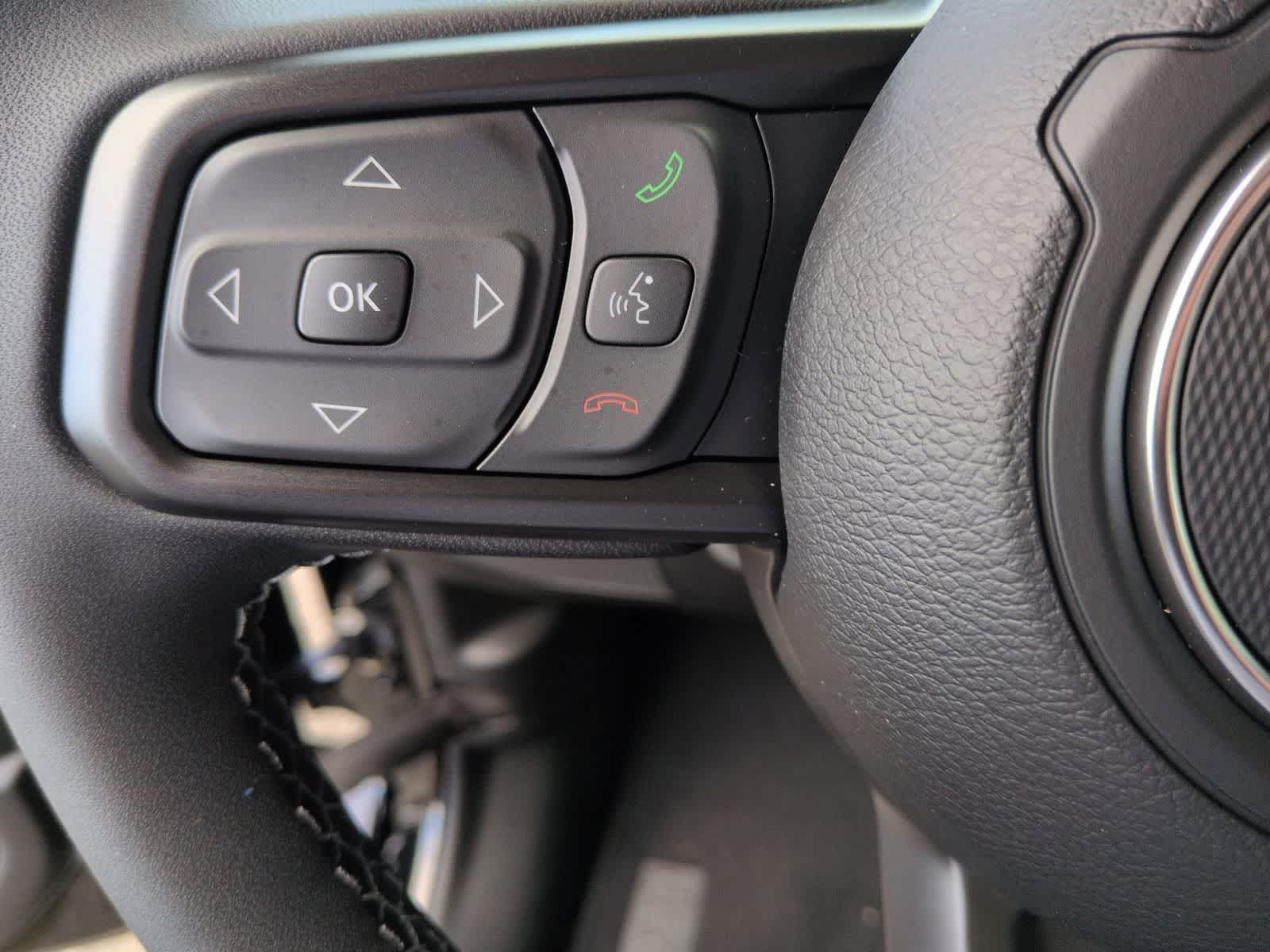 Thumbnail: 2026 Jeep Gladiator - 17