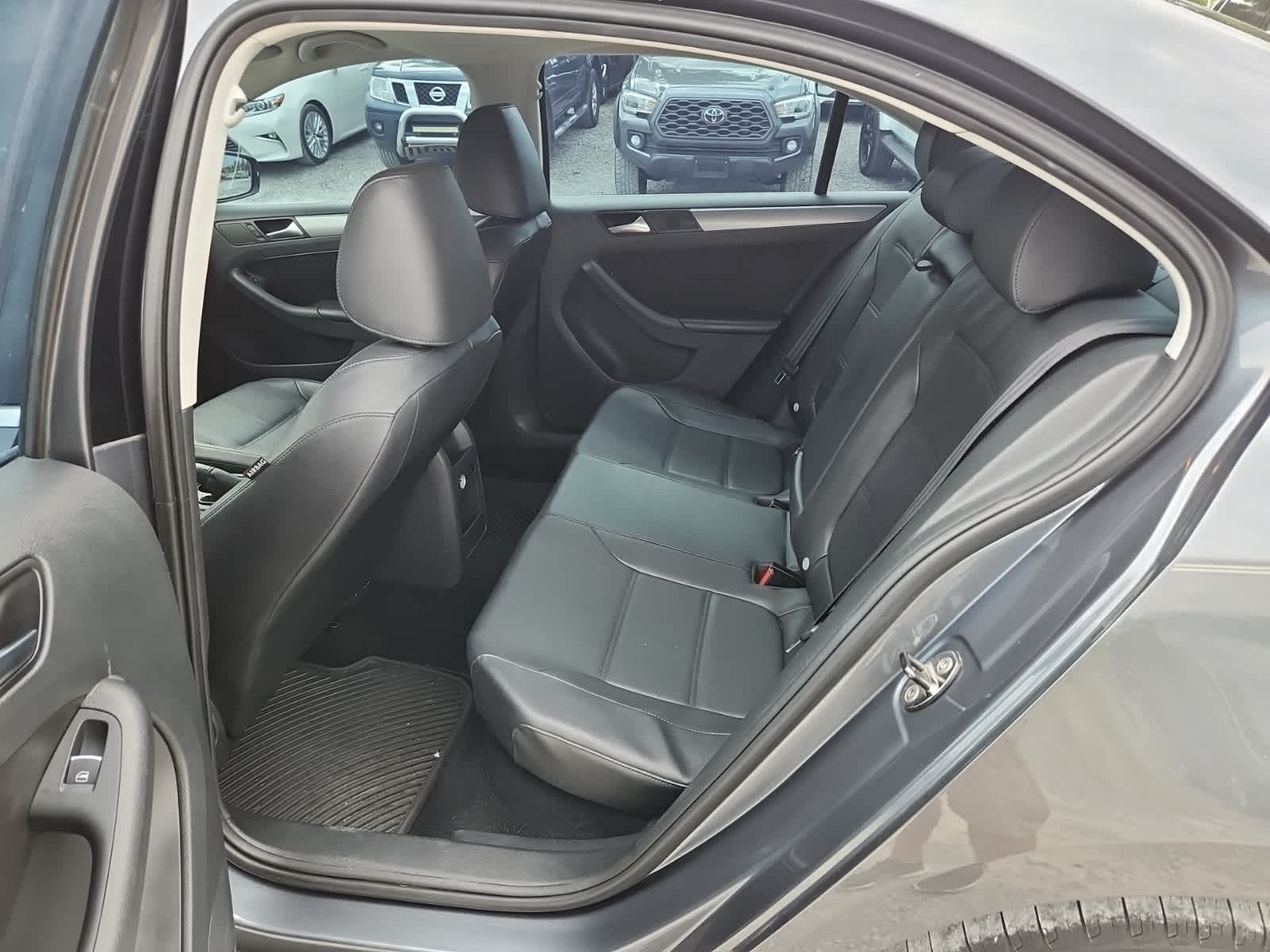 Thumbnail: 2013 Volkswagen Jetta - 26