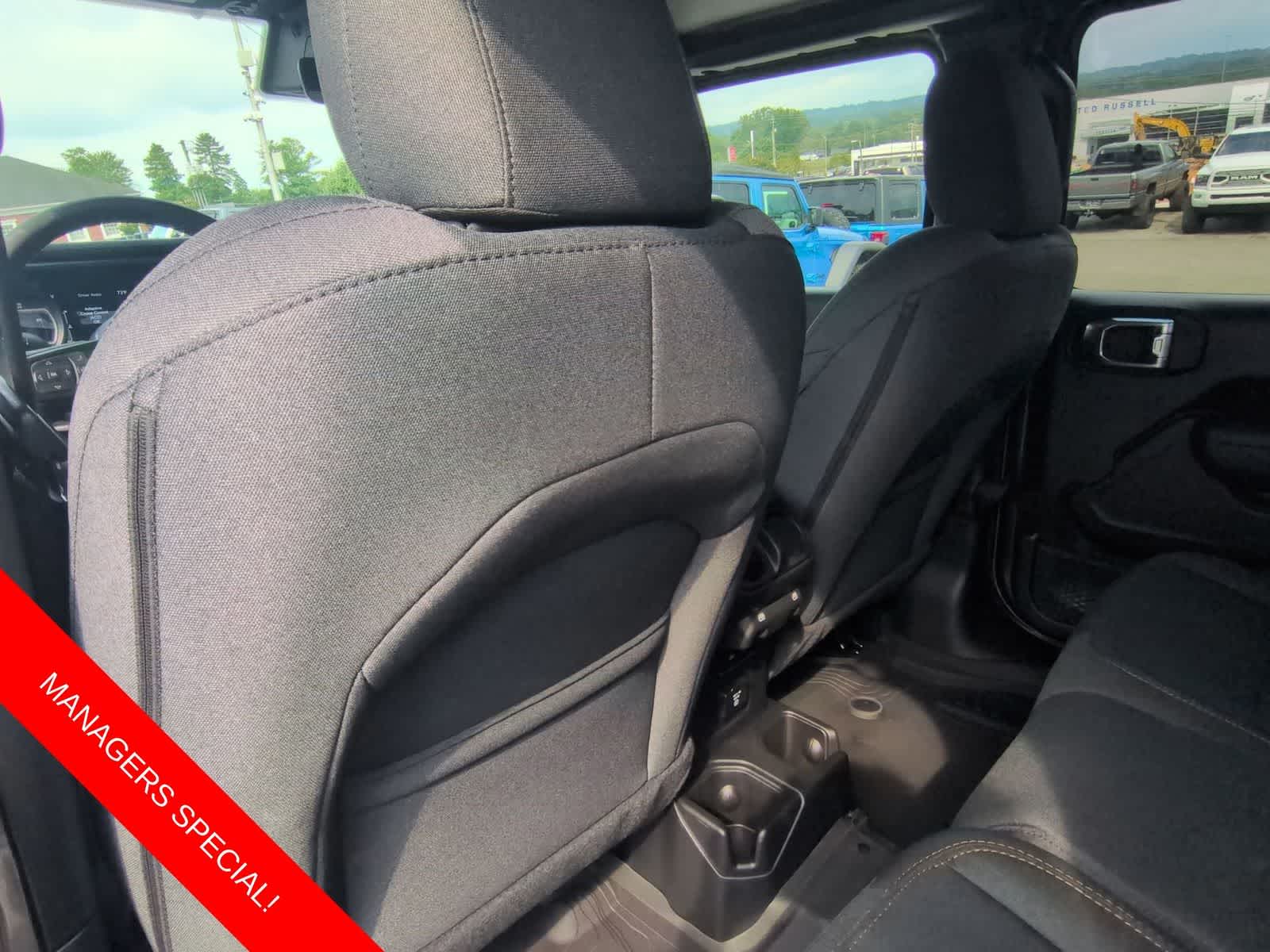 Thumbnail: 2025 Jeep Gladiator - 17