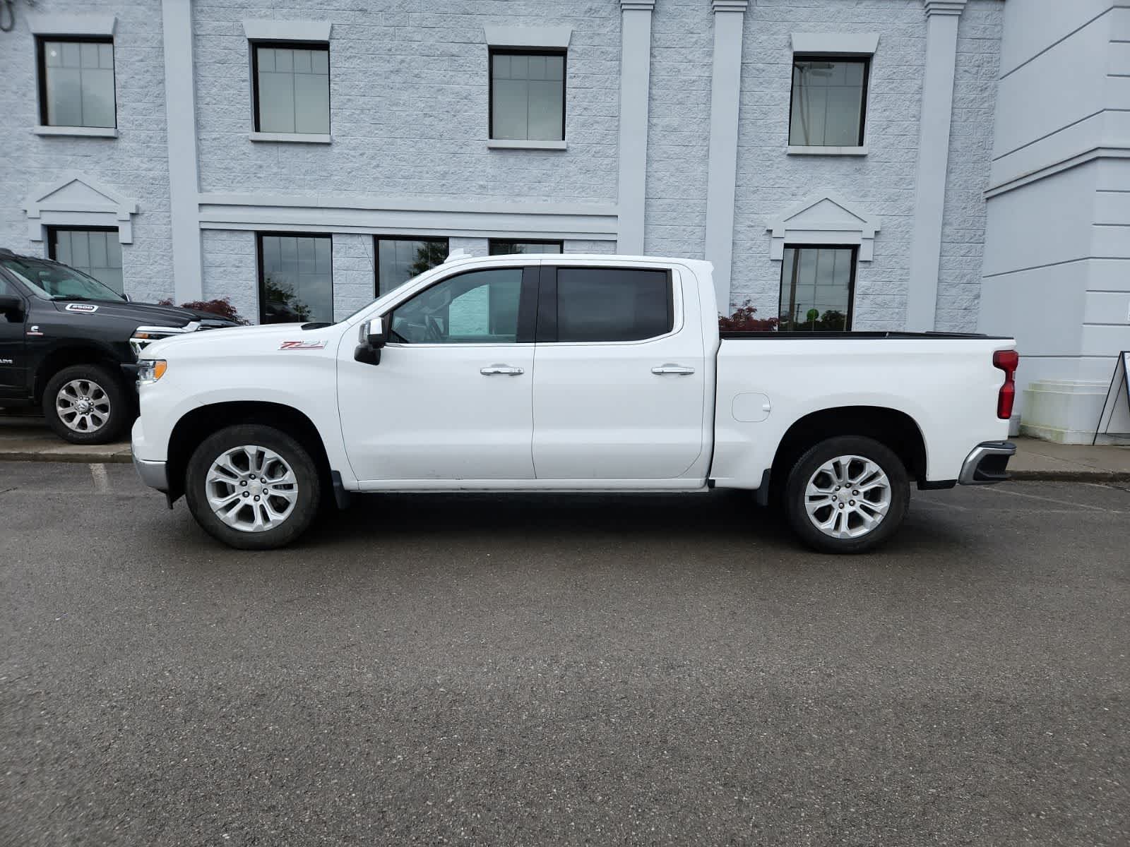 Thumbnail: 2022 Chevrolet Silverado 1500 - 2