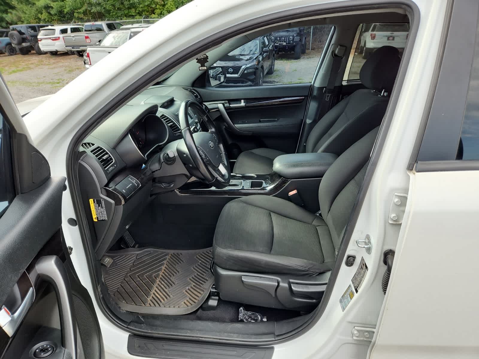 Thumbnail: 2014 Kia Sorento - 15