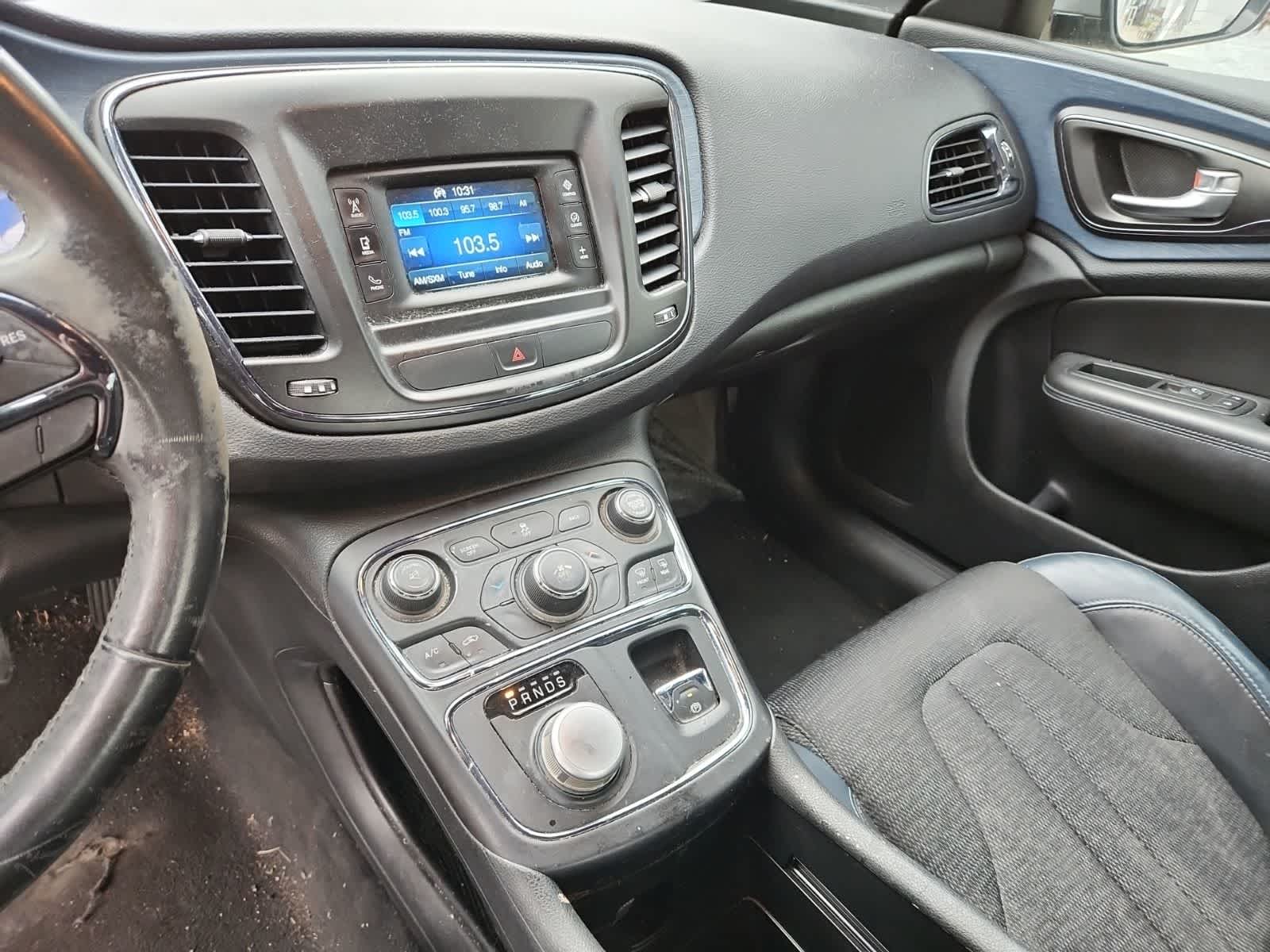 Thumbnail: 2015 Chrysler 200 - 10