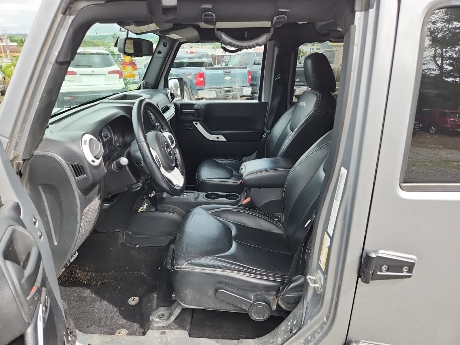 2014 Jeep Wrangler Unlimited Polar Edition 15