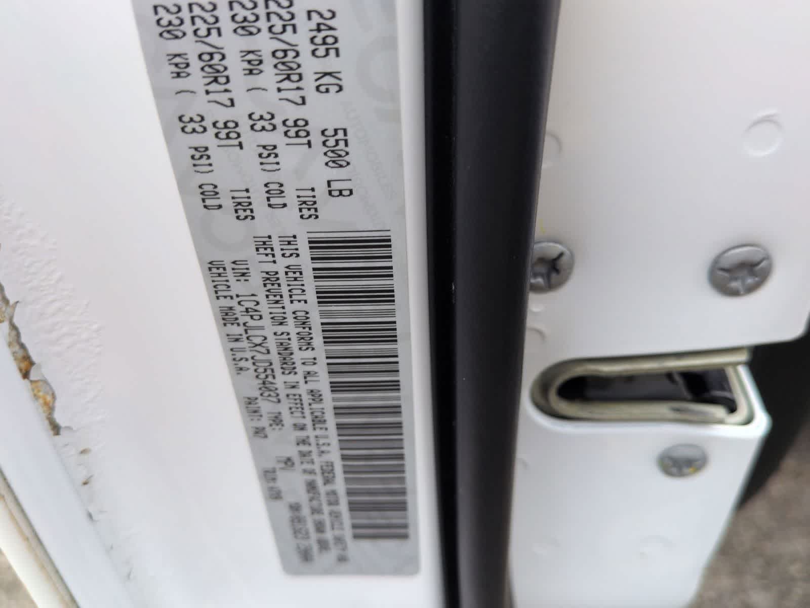 Thumbnail: 2018 Jeep Cherokee - 27