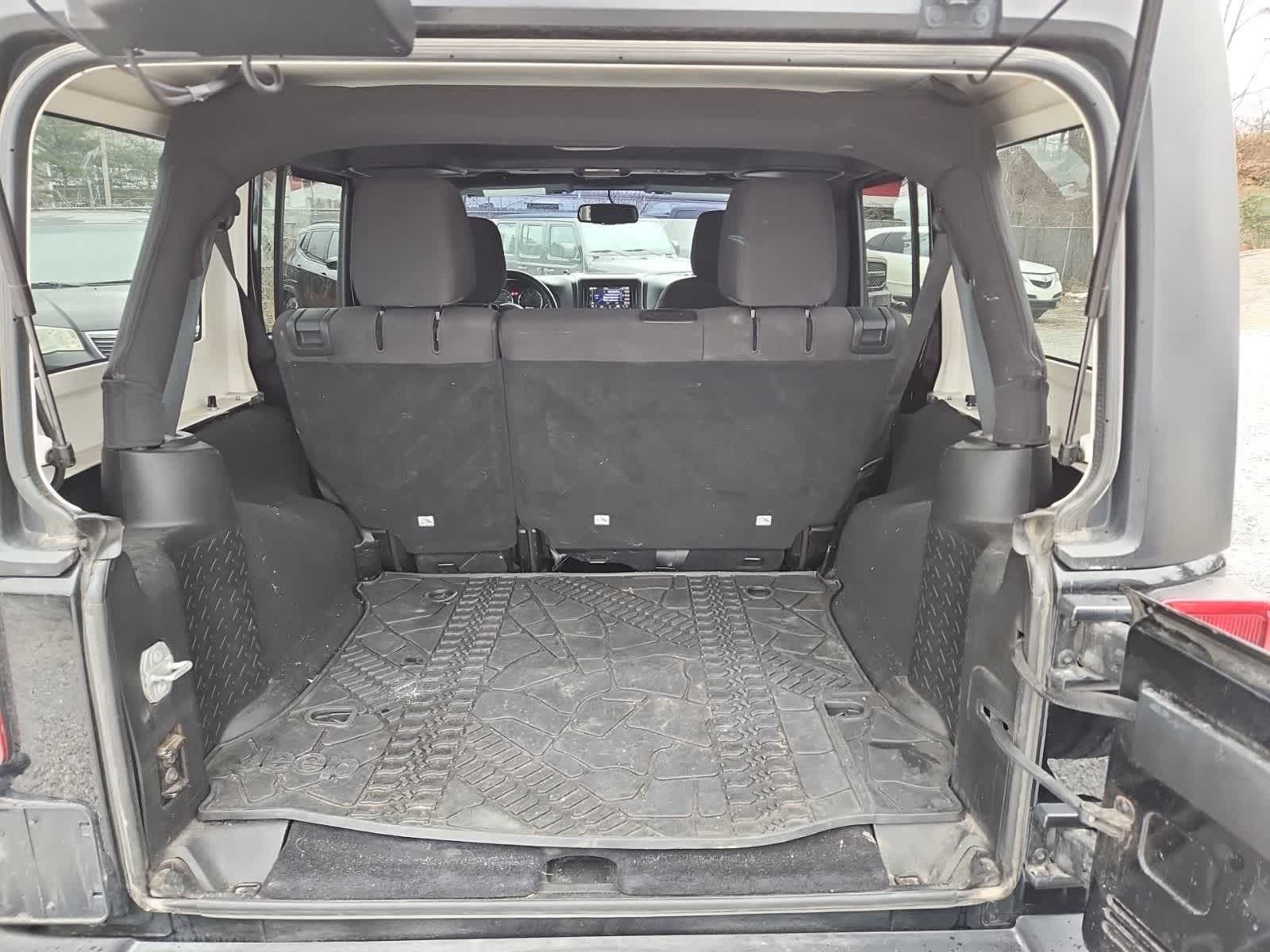 Thumbnail: 2015 Jeep Wrangler - 26