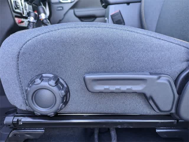 Thumbnail: 2025 Jeep Wrangler - 17