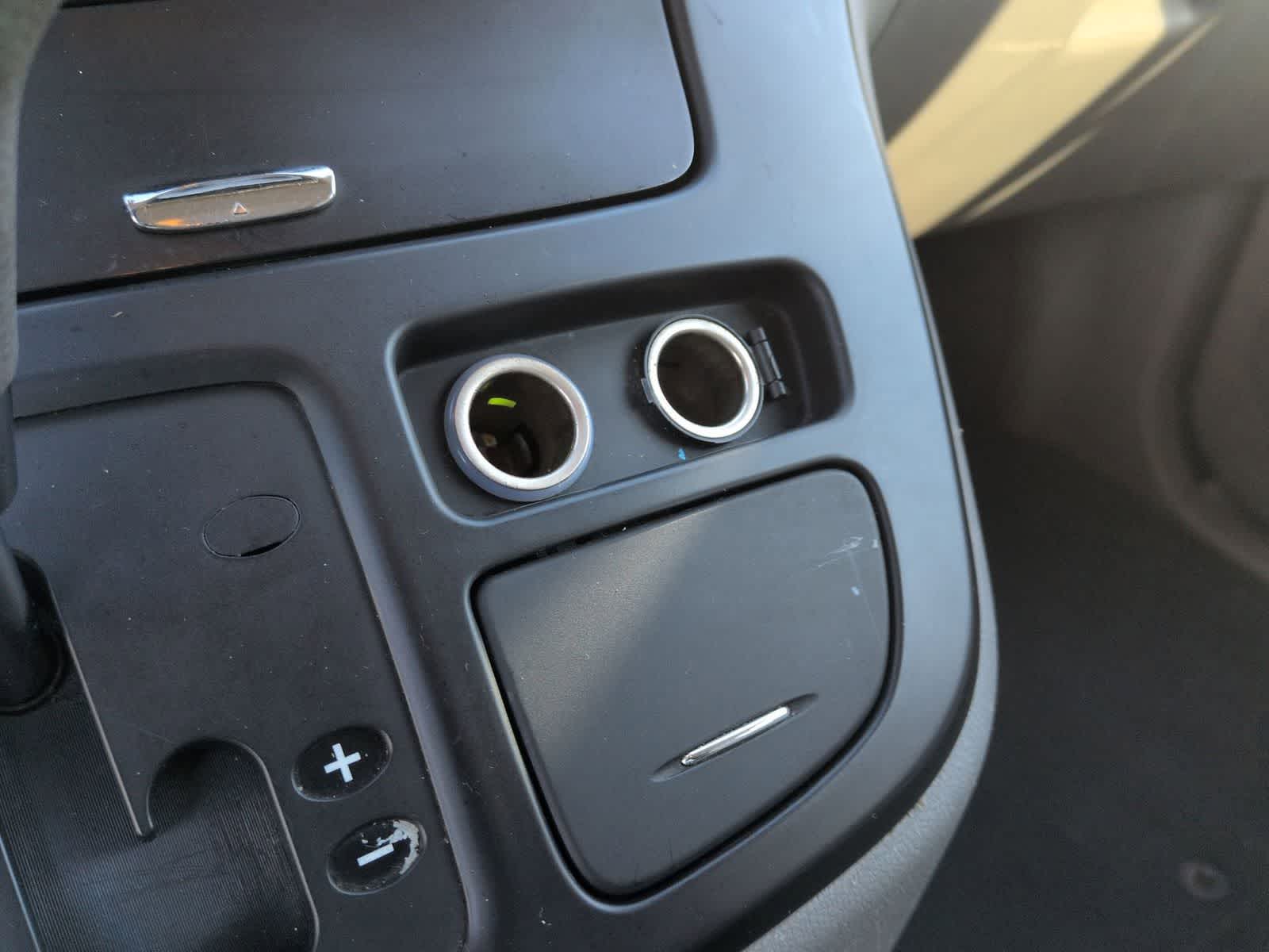 Thumbnail: 2008 Kia Sedona - 28