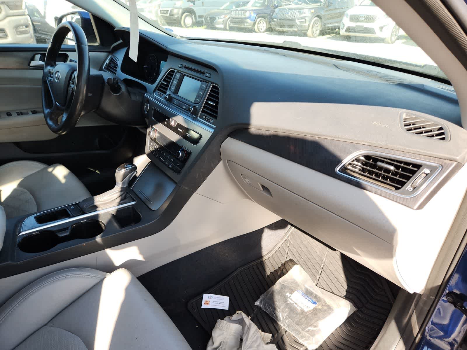 Thumbnail: 2015 Hyundai Sonata - 17