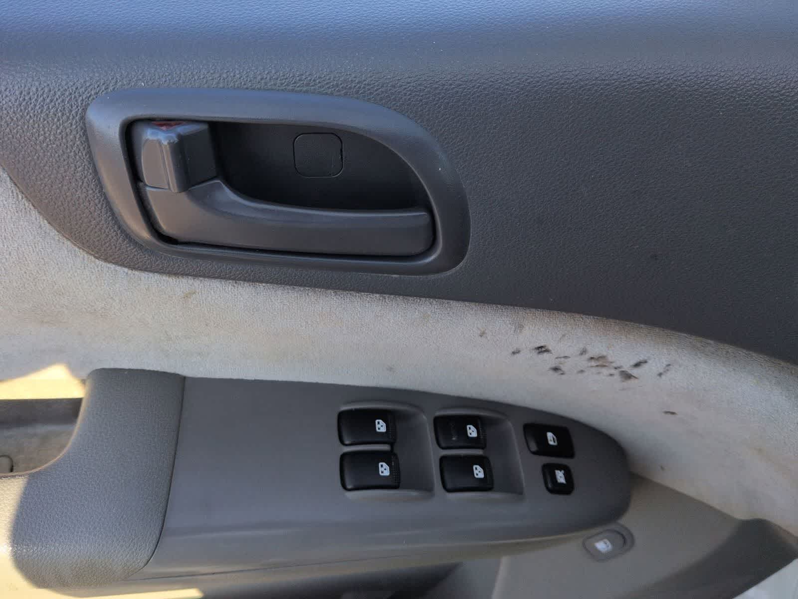 Thumbnail: 2008 Kia Sedona - 16