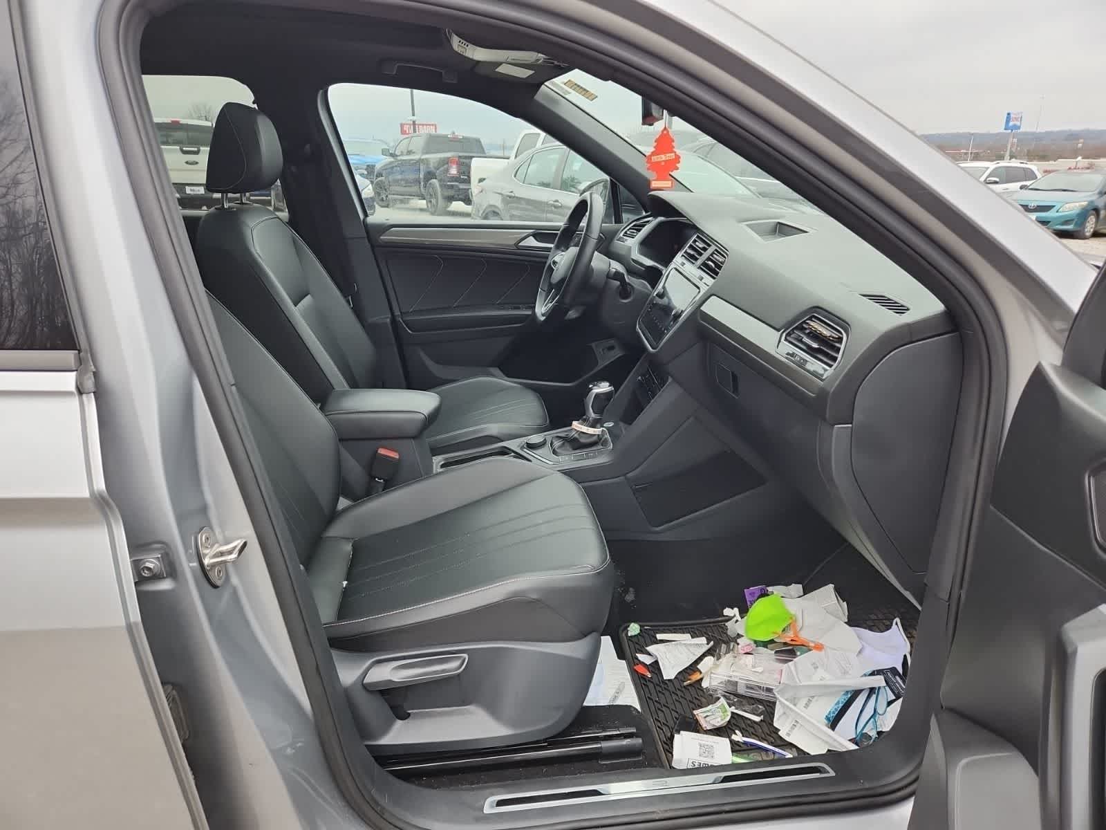 Thumbnail: 2022 Volkswagen Tiguan - 21