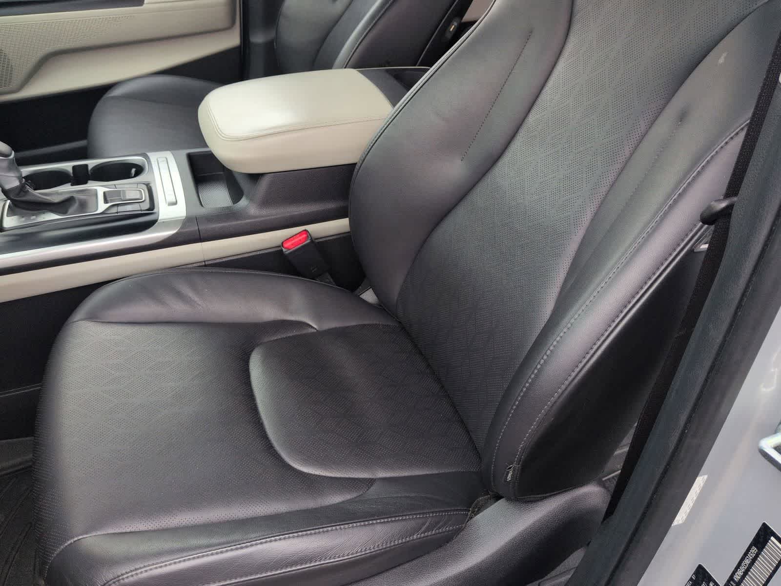 Thumbnail: 2022 Kia Carnival - 16