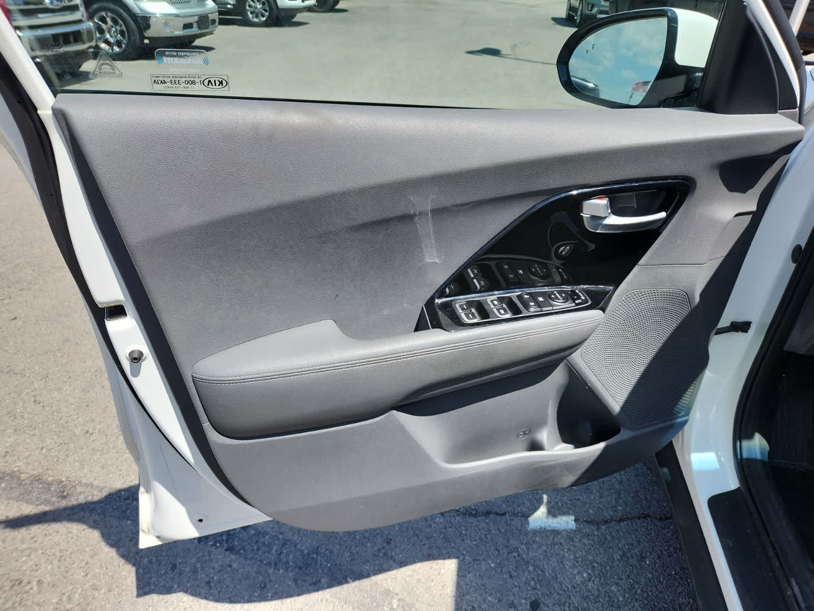 Thumbnail: 2019 Kia Niro - 13