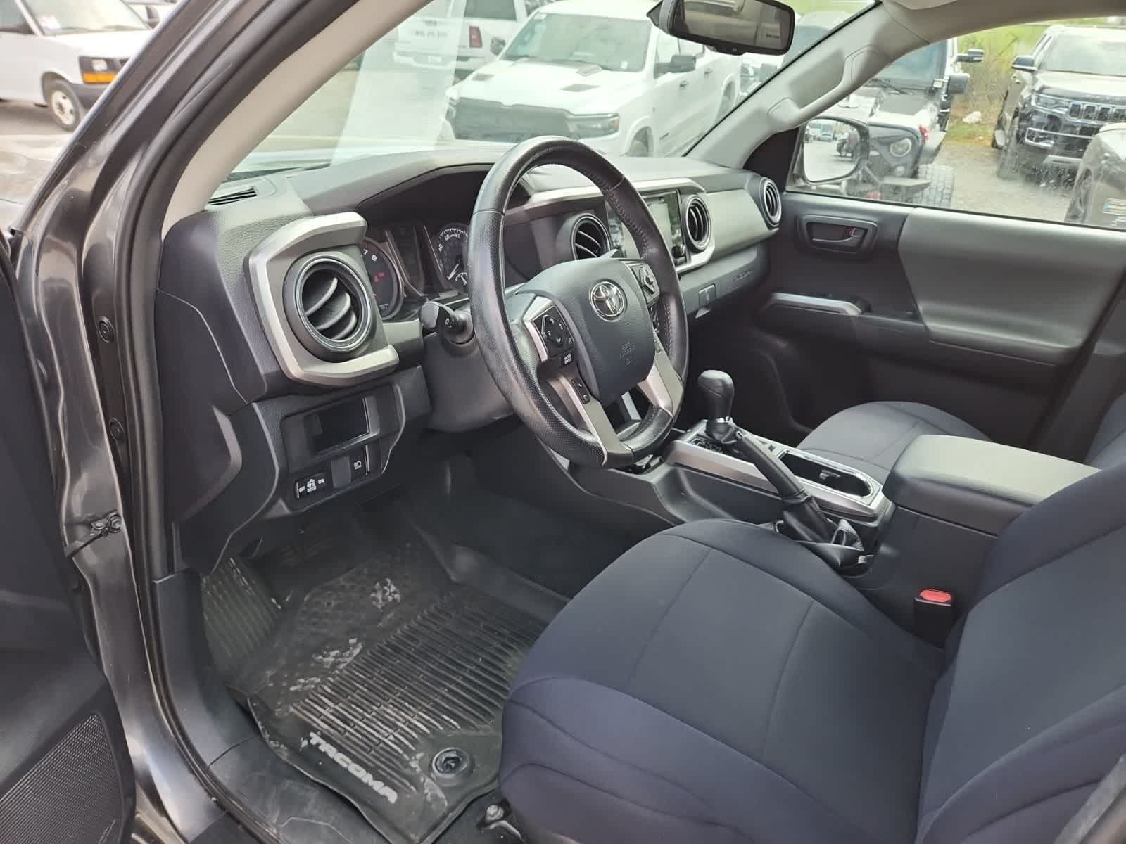 Thumbnail: 2019 Toyota Tacoma - 14