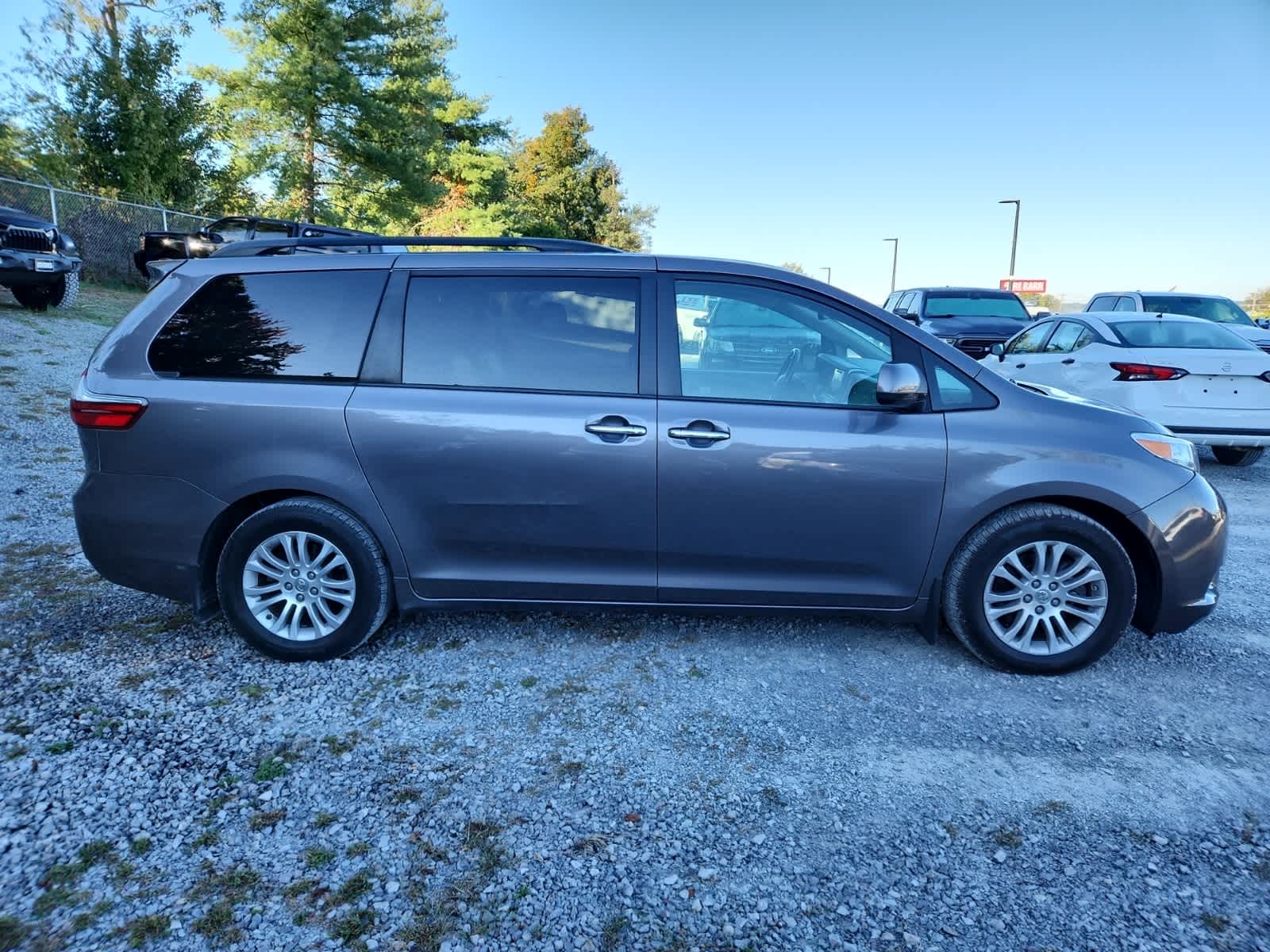 Thumbnail: 2015 Toyota Sienna - 6