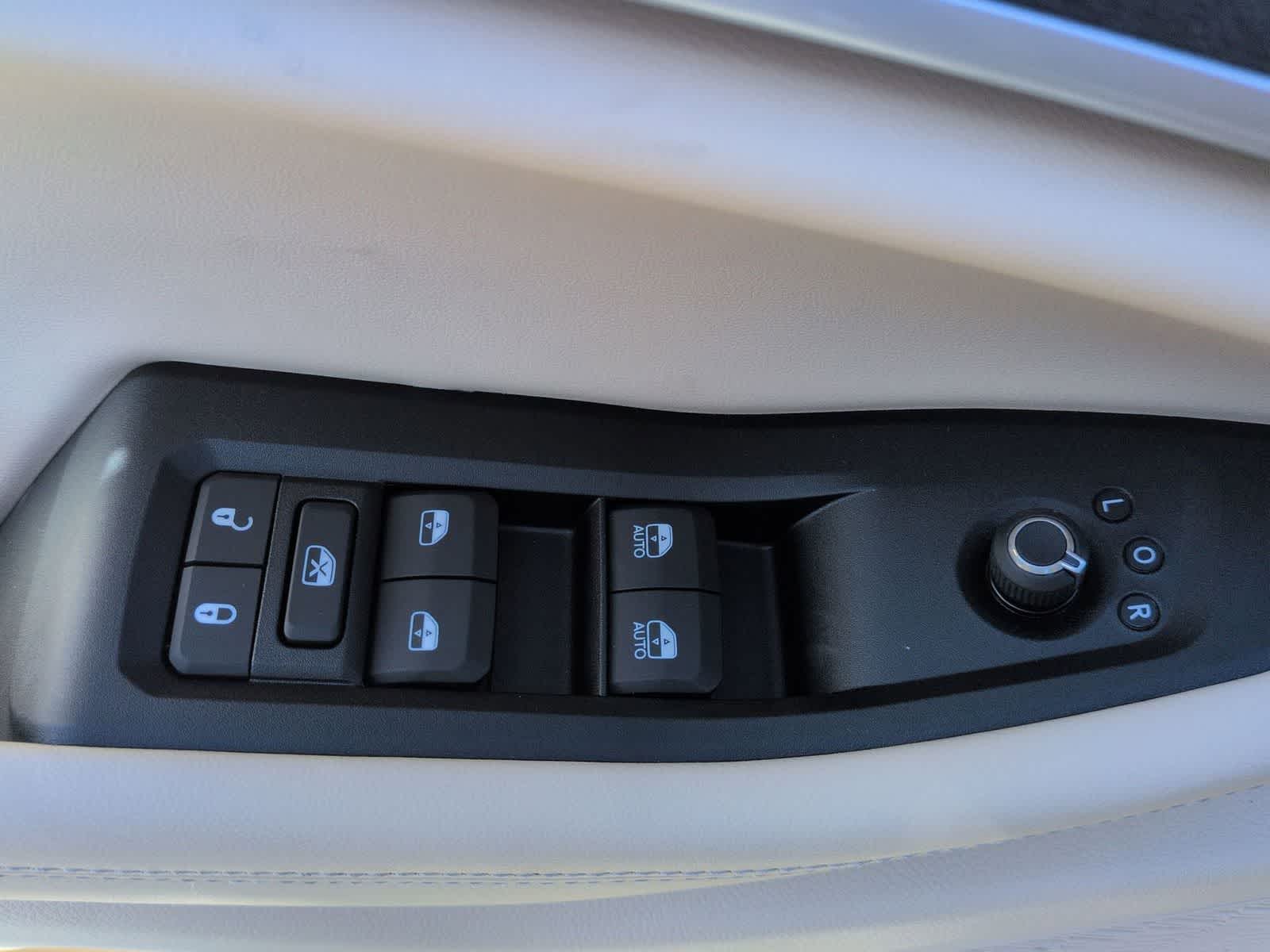 Thumbnail: 2025 Jeep Grand Cherokee L - 16