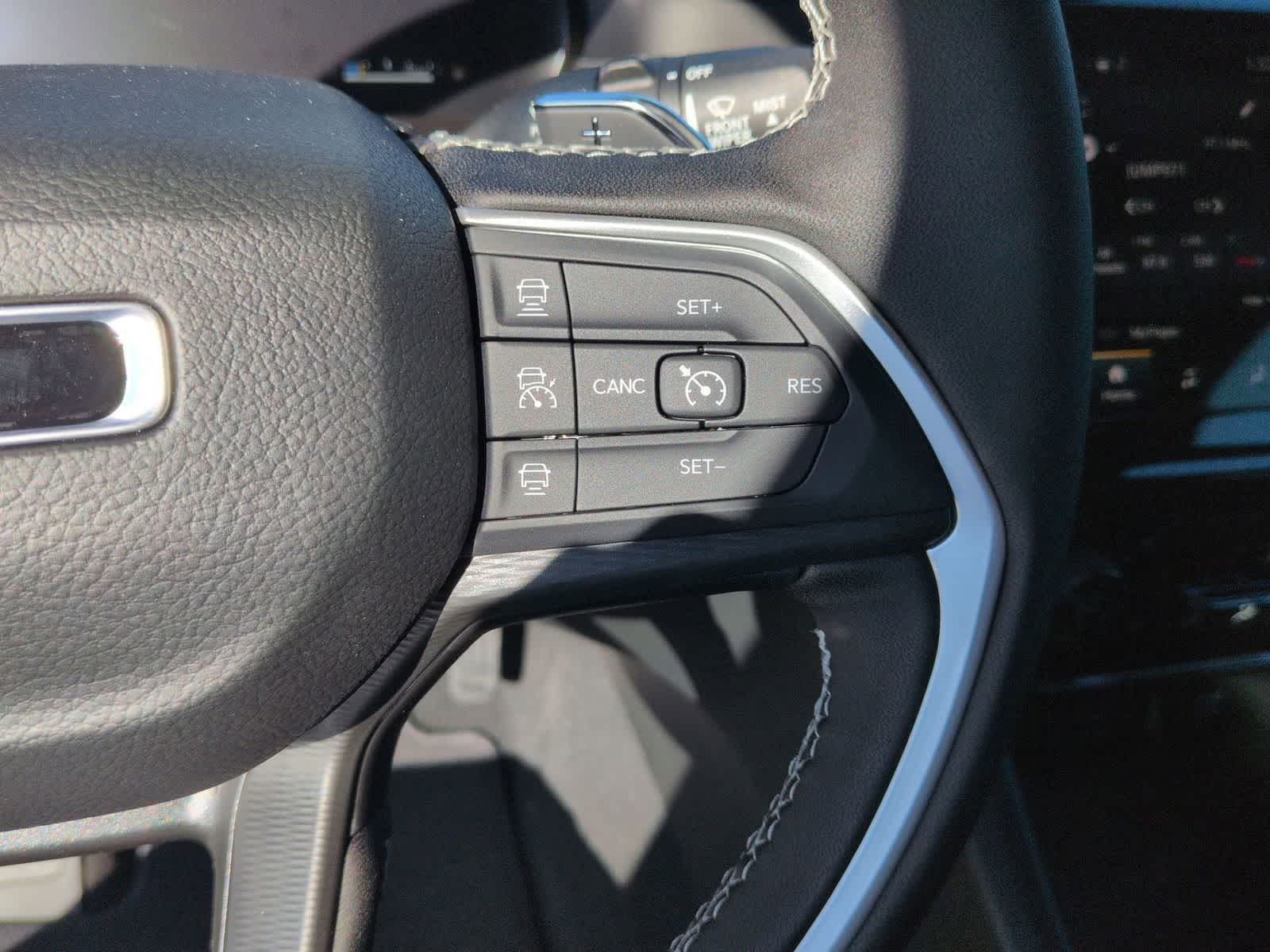 Thumbnail: 2025 Jeep Grand Cherokee - 24