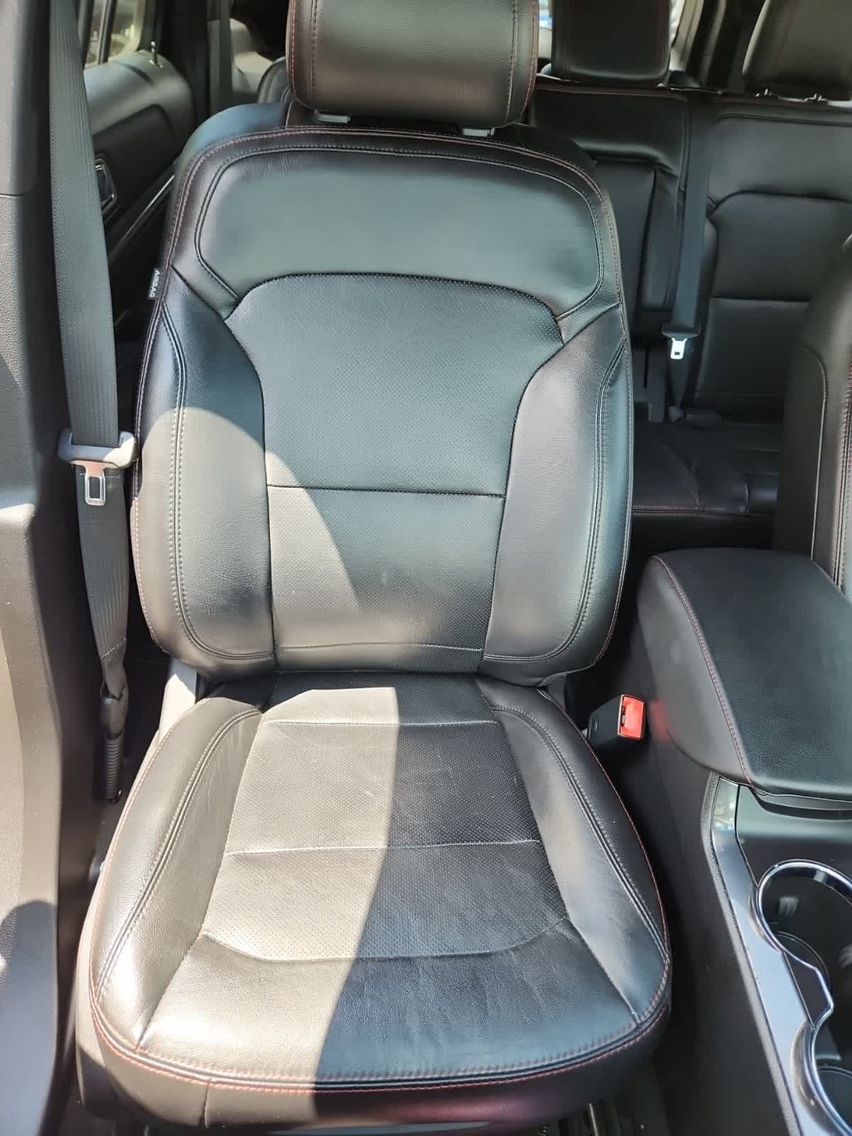 Thumbnail: 2016 Ford Explorer - 18