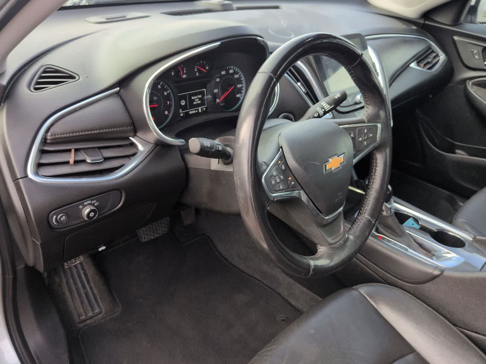 Thumbnail: 2021 Chevrolet Malibu - 10