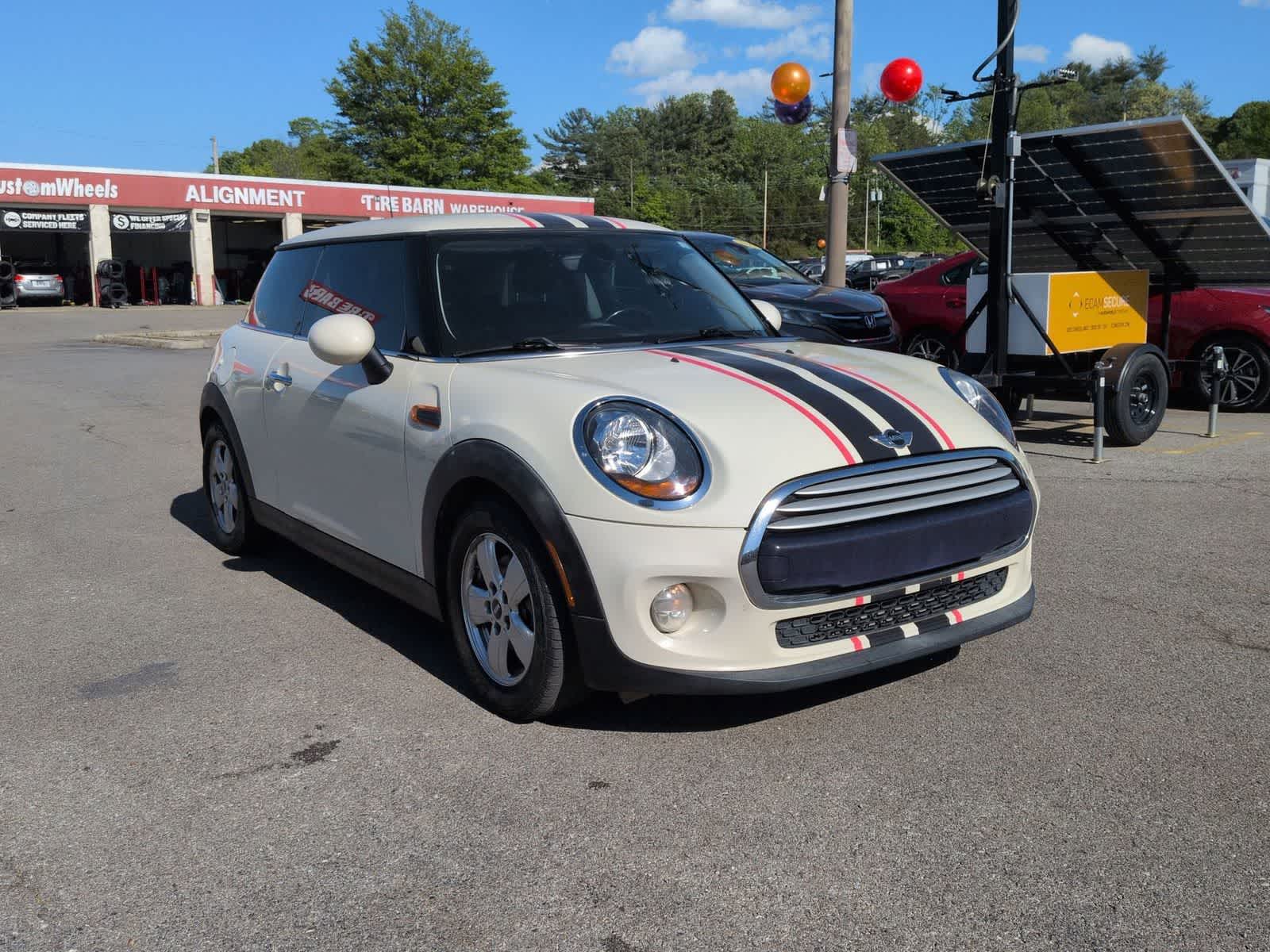 Thumbnail: 2015 MINI Cooper Hardtop - 2