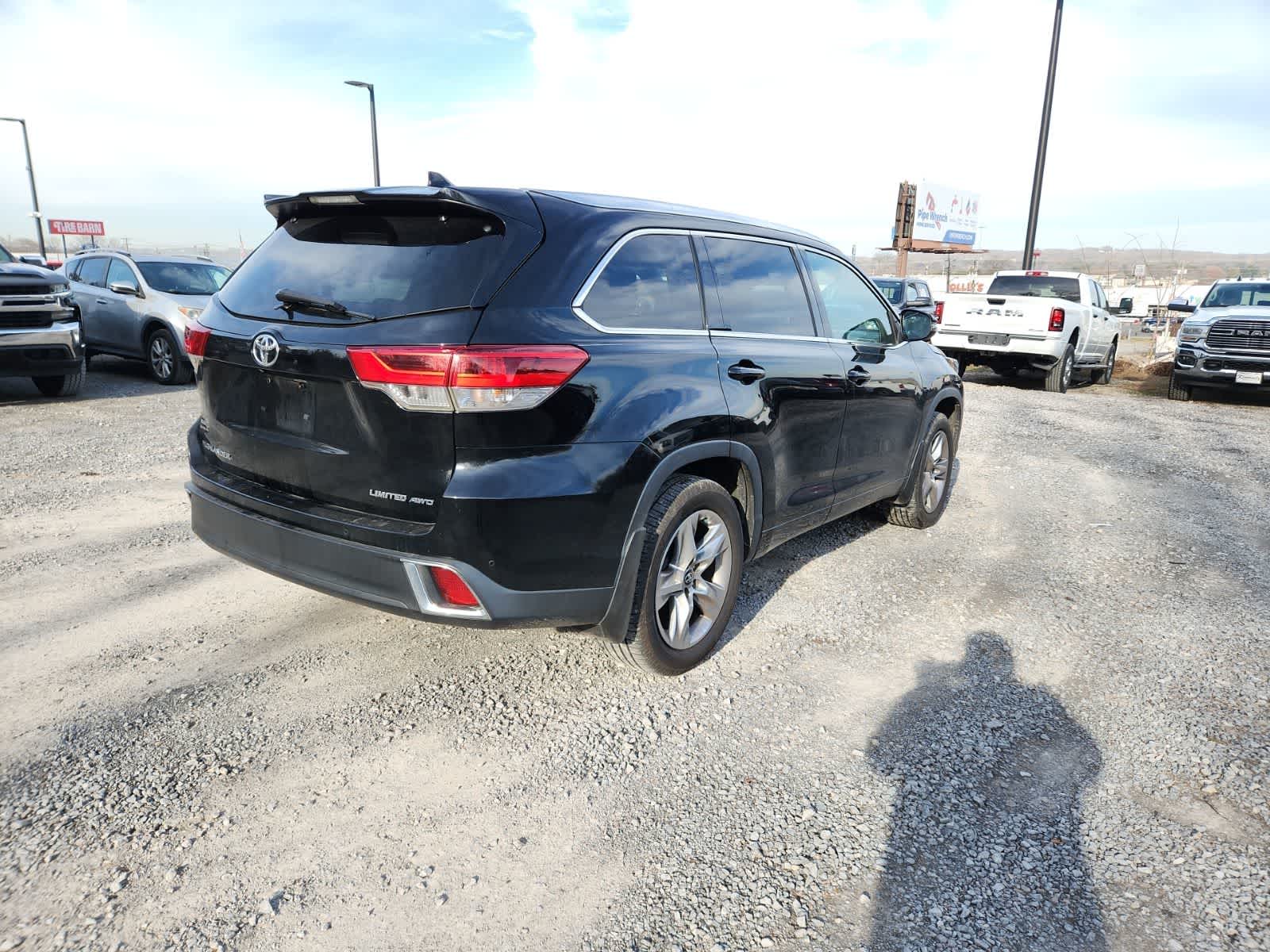 Thumbnail: 2018 Toyota Highlander - 5