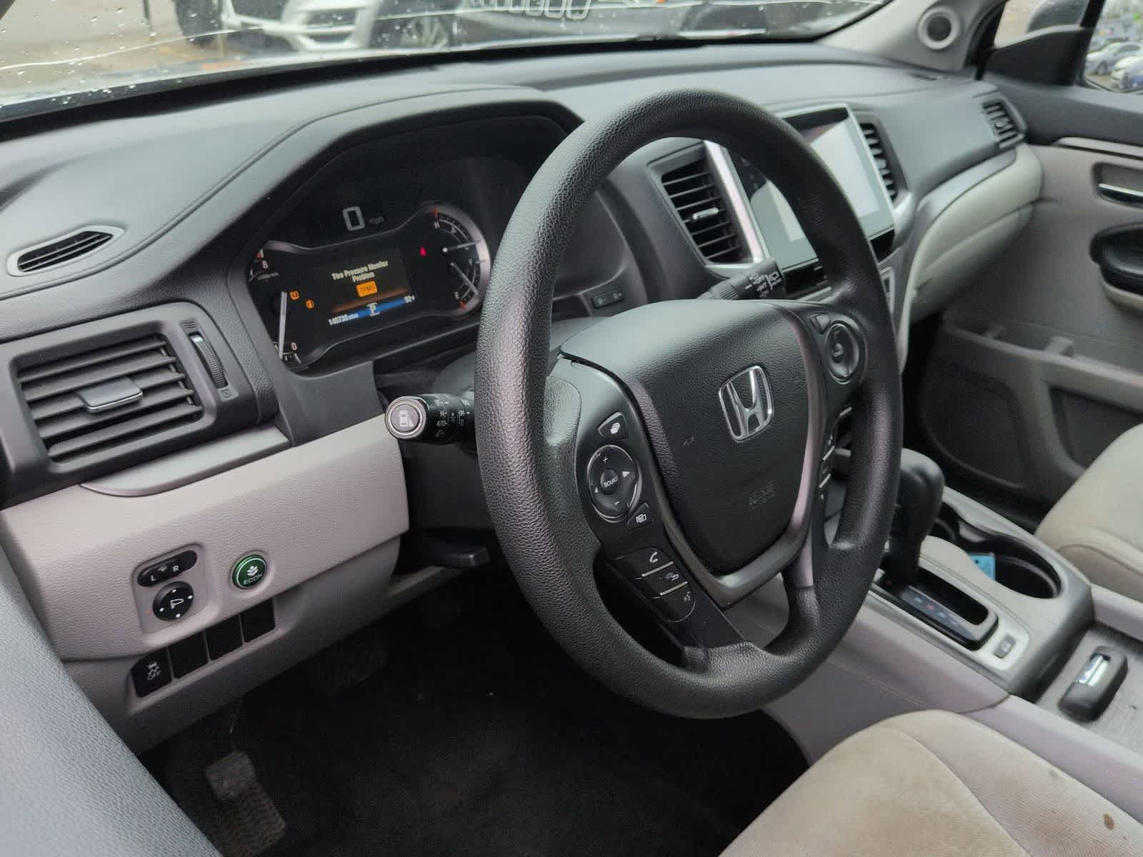 Thumbnail: 2018 Honda Pilot - 10