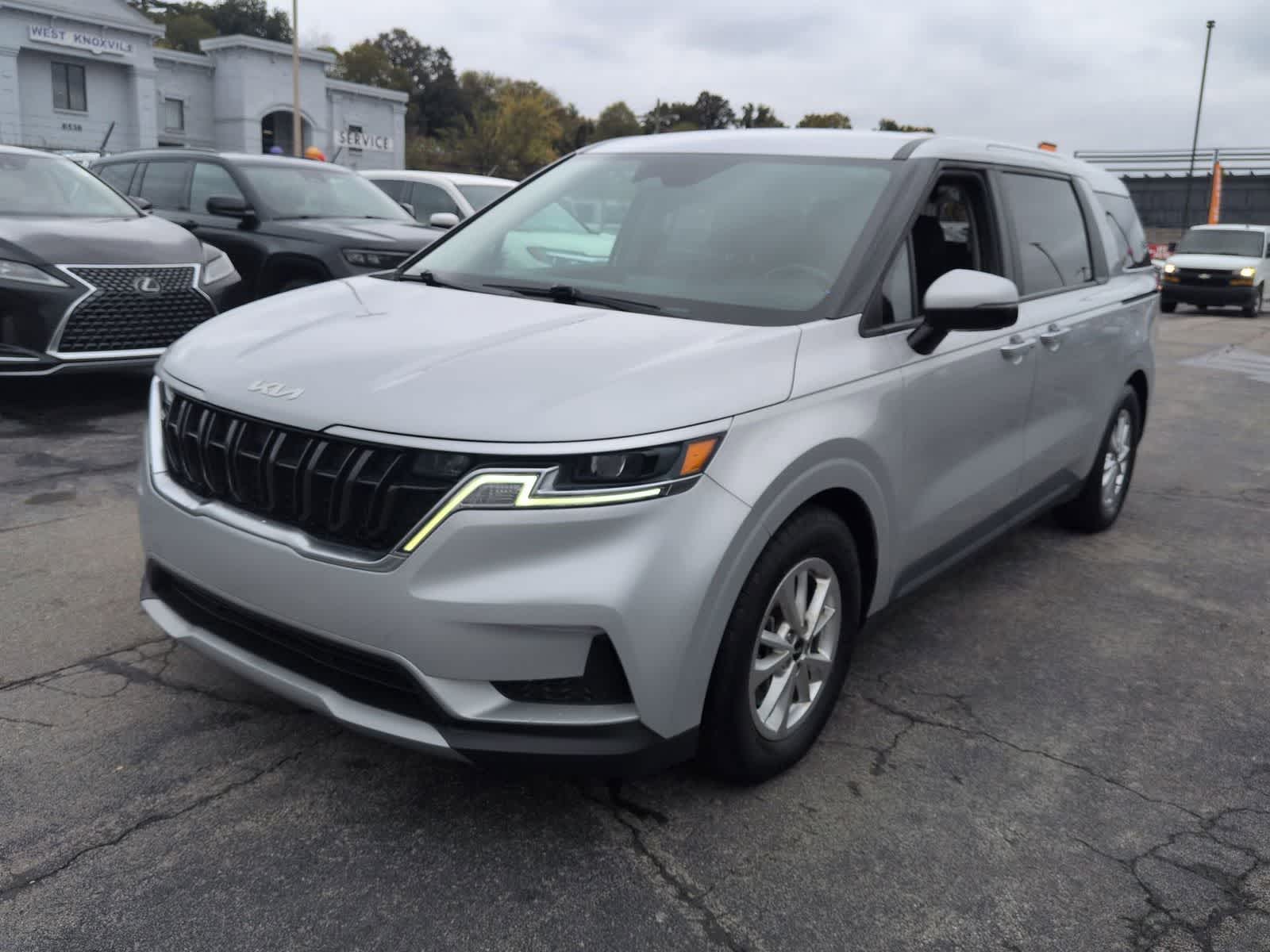 Thumbnail: 2022 Kia Carnival - 4