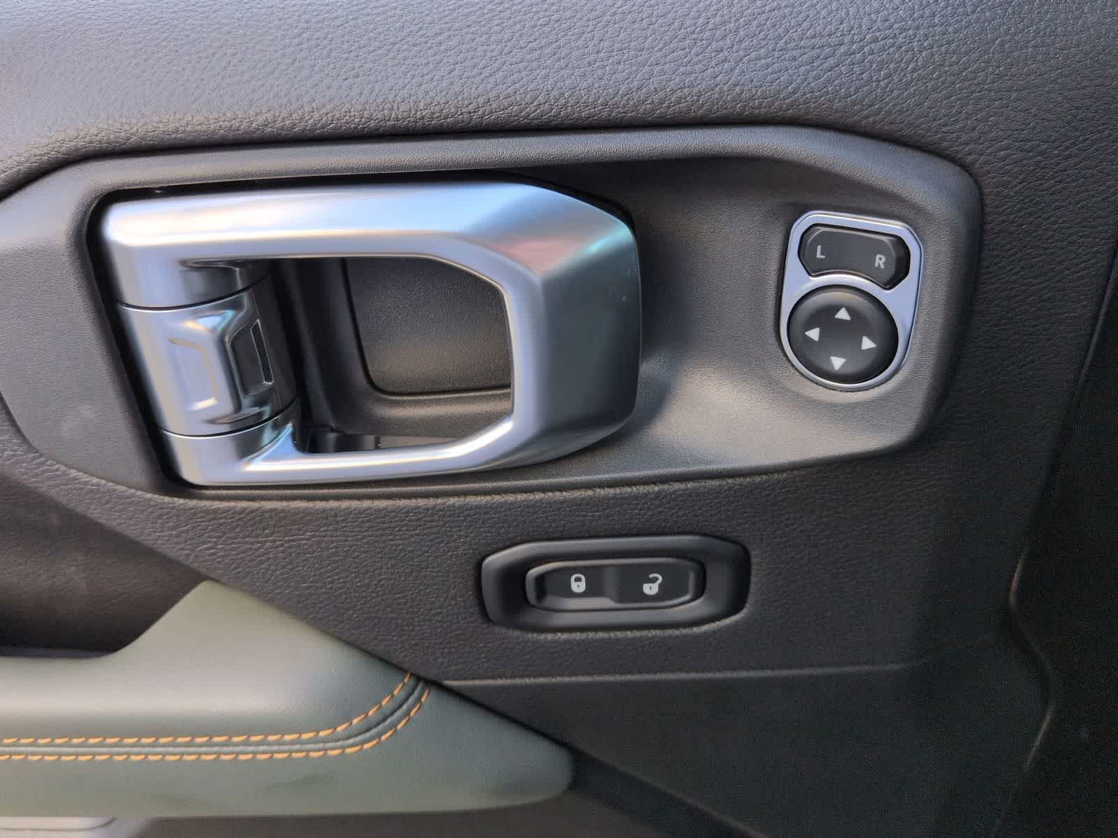 Thumbnail: 2026 Jeep Gladiator - 16