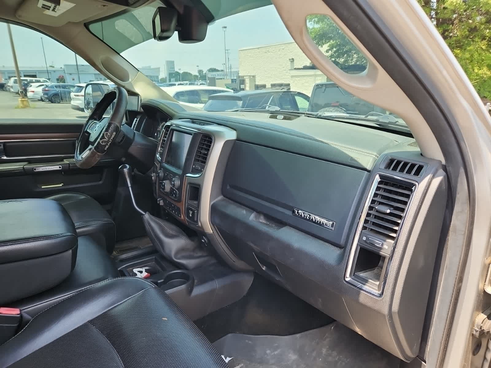 2014 RAM 3500 Laramie 17
