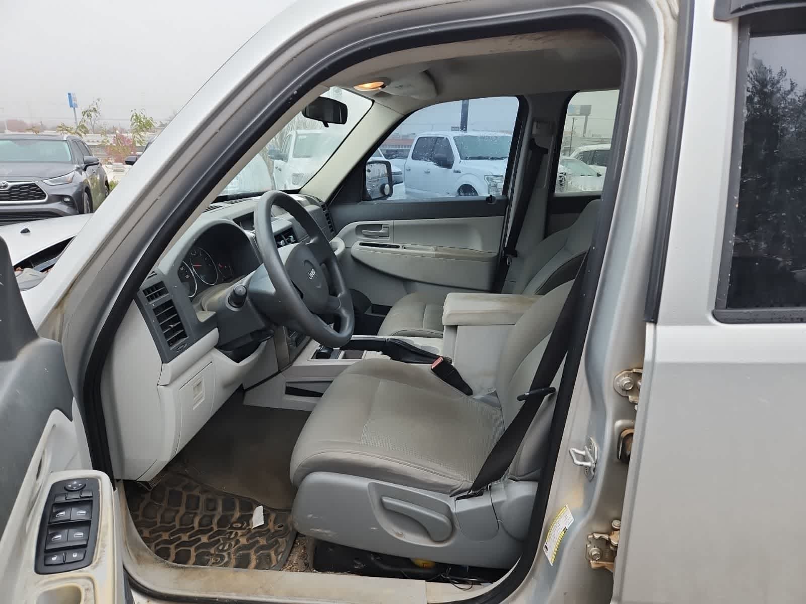 Thumbnail: 2008 Jeep Liberty - 15