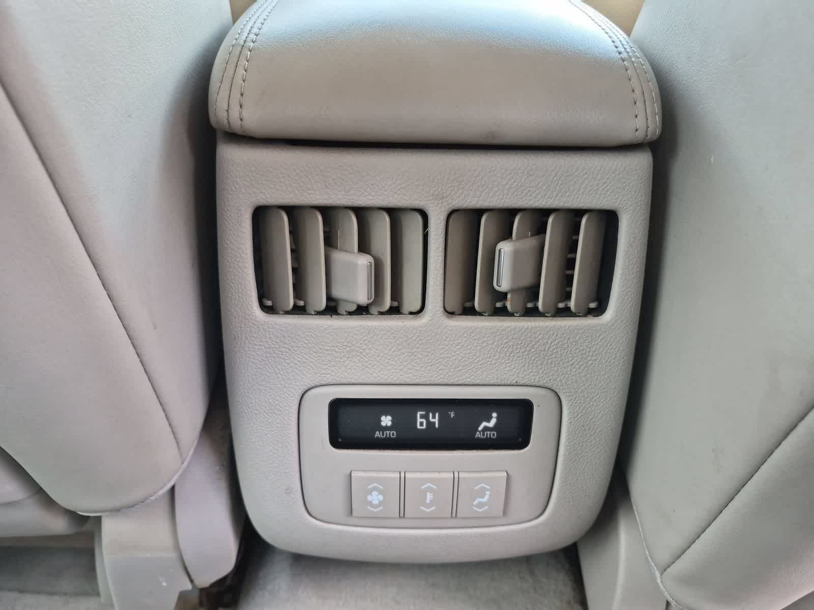 Thumbnail: 2007 Cadillac DTS - 34