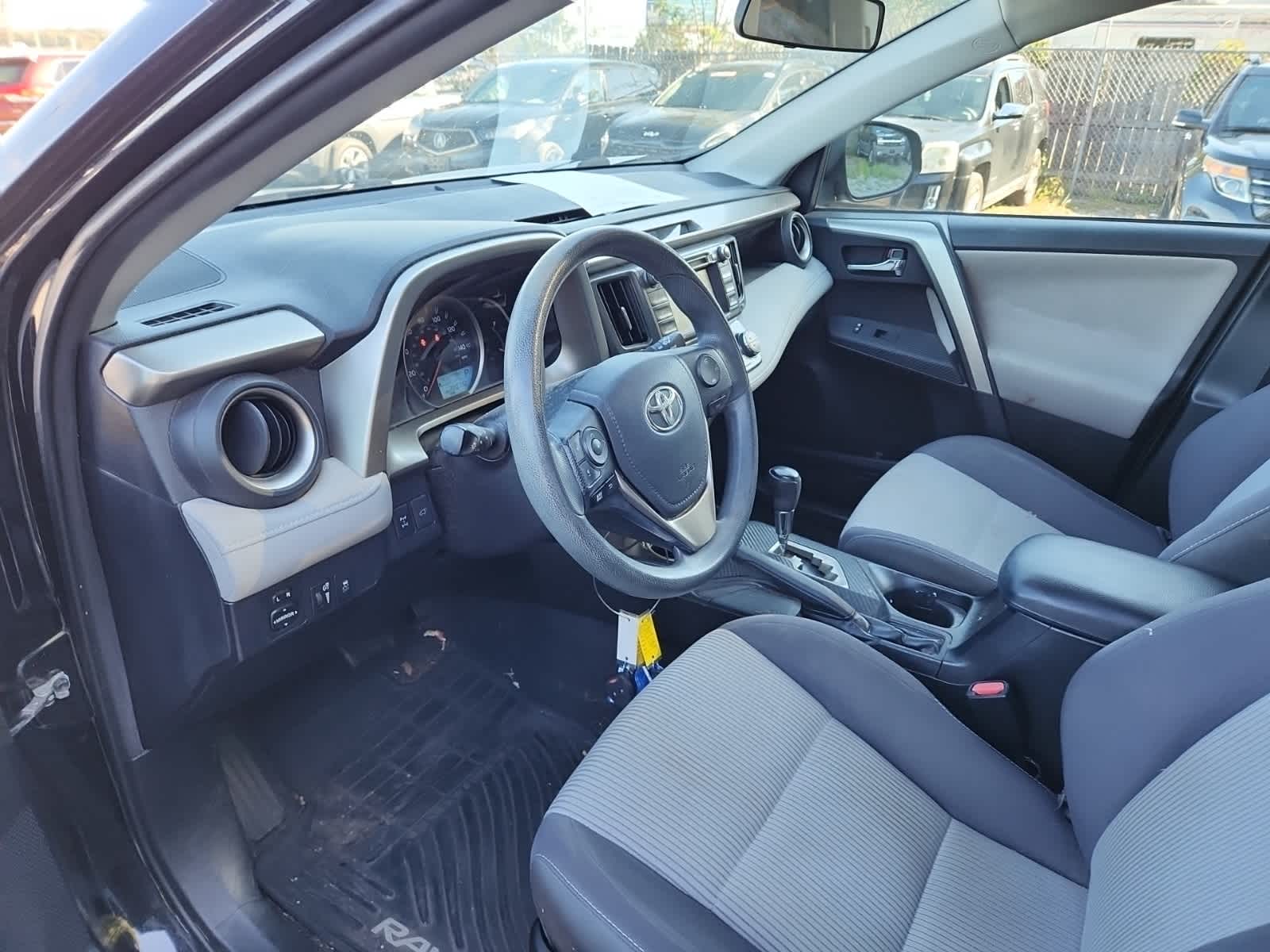 Thumbnail: 2015 Toyota RAV4 - 13