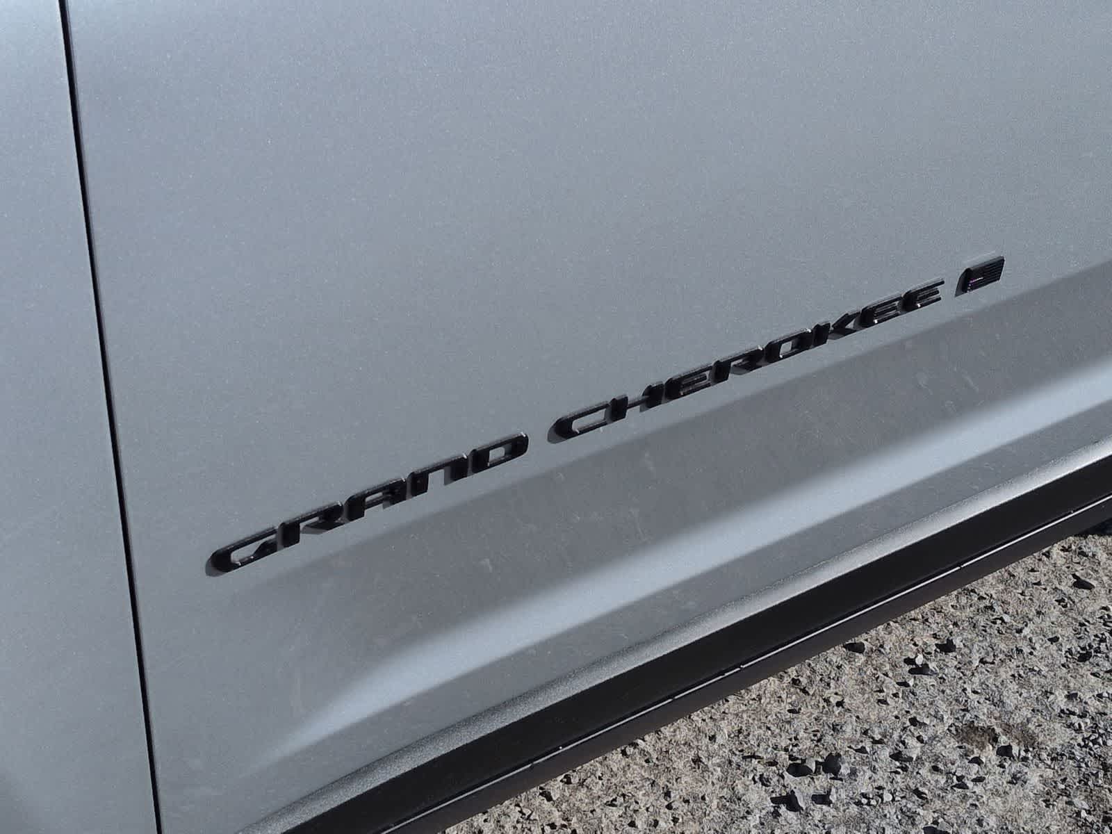 Thumbnail: 2025 Jeep Grand Cherokee - 13