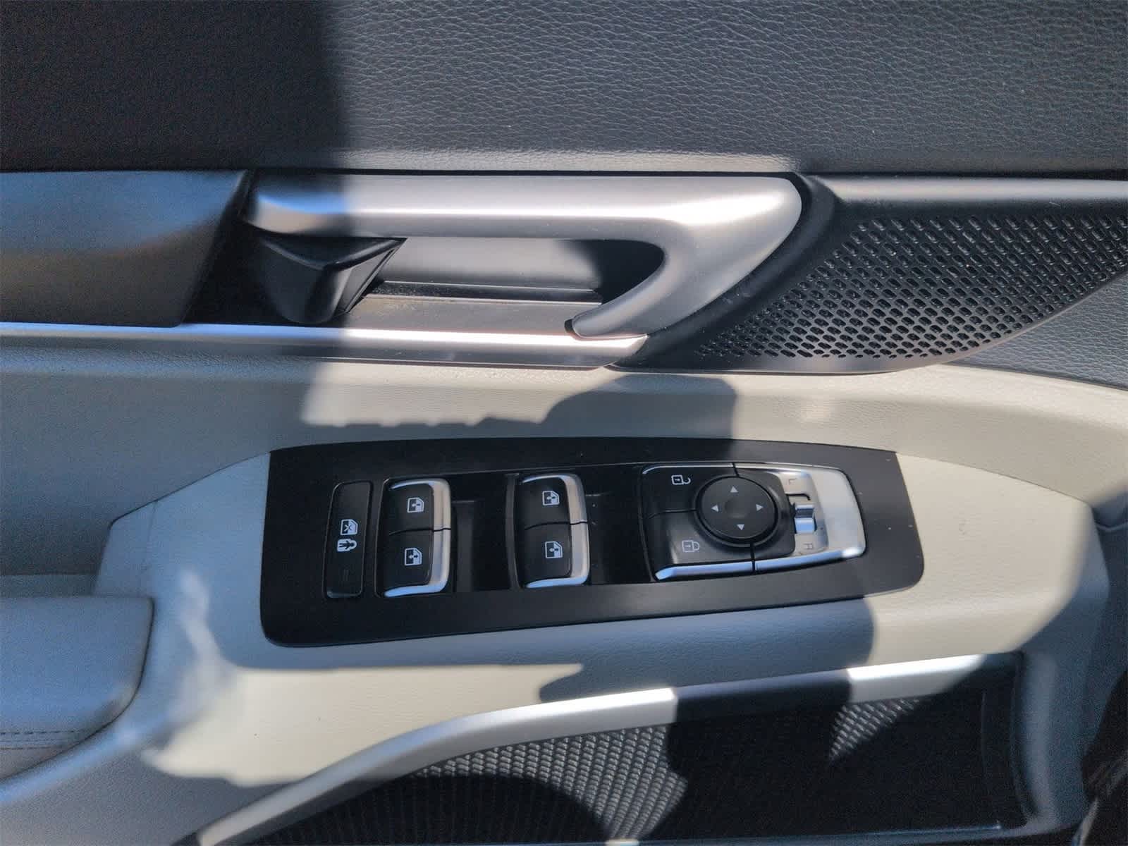 Thumbnail: 2021 Kia Telluride - 16