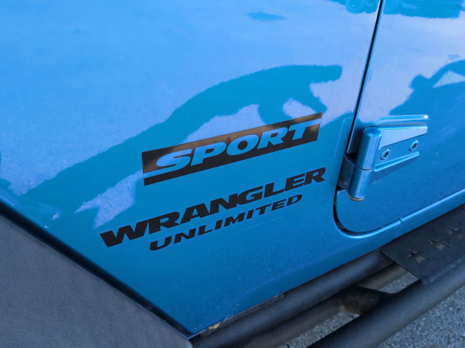 Thumbnail: 2016 Jeep Wrangler - 12