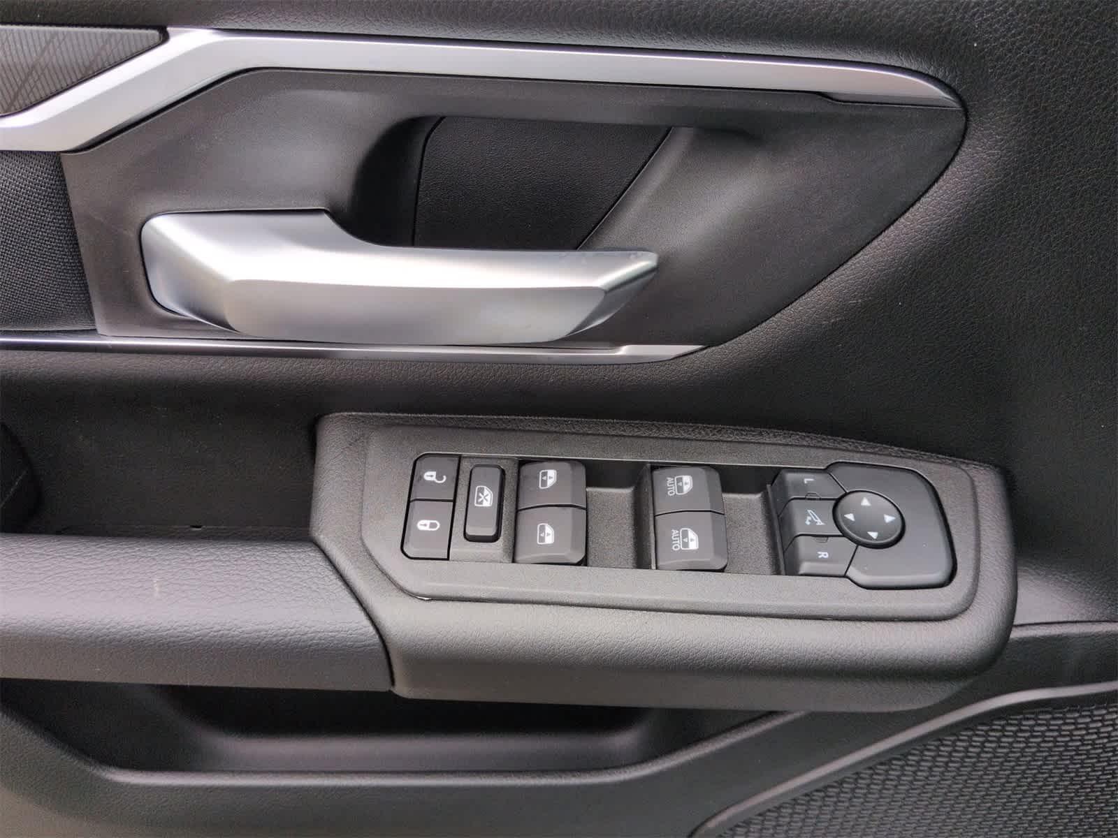 Thumbnail: 2026 RAM 1500 - 17