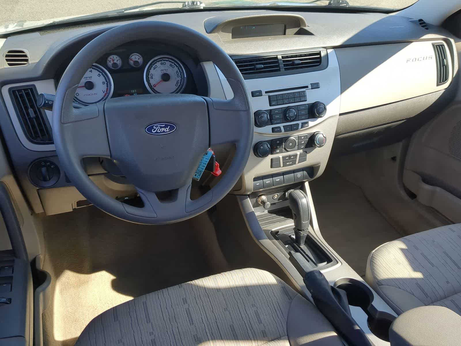 Thumbnail: 2008 Ford Focus - 16