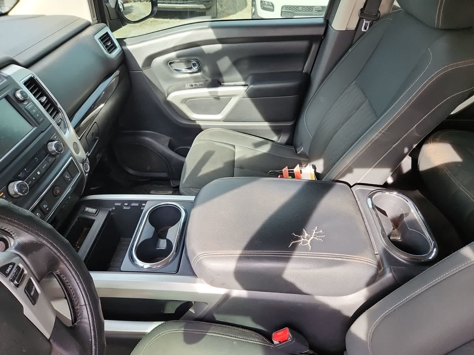 Thumbnail: 2019 Nissan Titan - 11