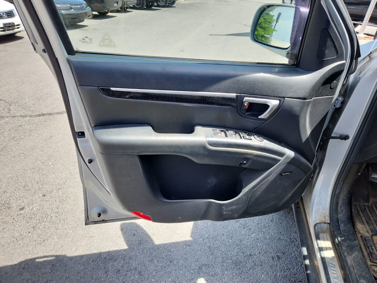 Thumbnail: 2009 Hyundai Santa Fe - 16