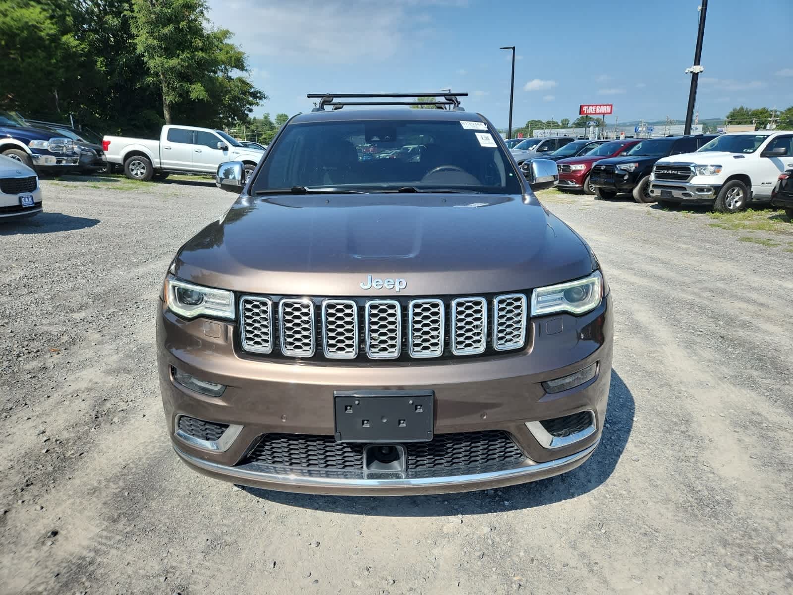 Thumbnail: 2017 Jeep Grand Cherokee - 8