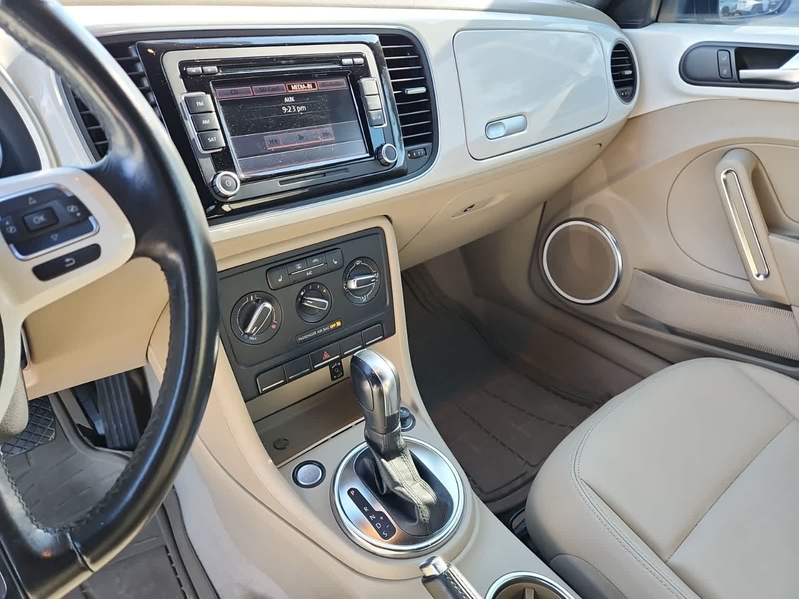 Thumbnail: 2013 Volkswagen Beetle - 10