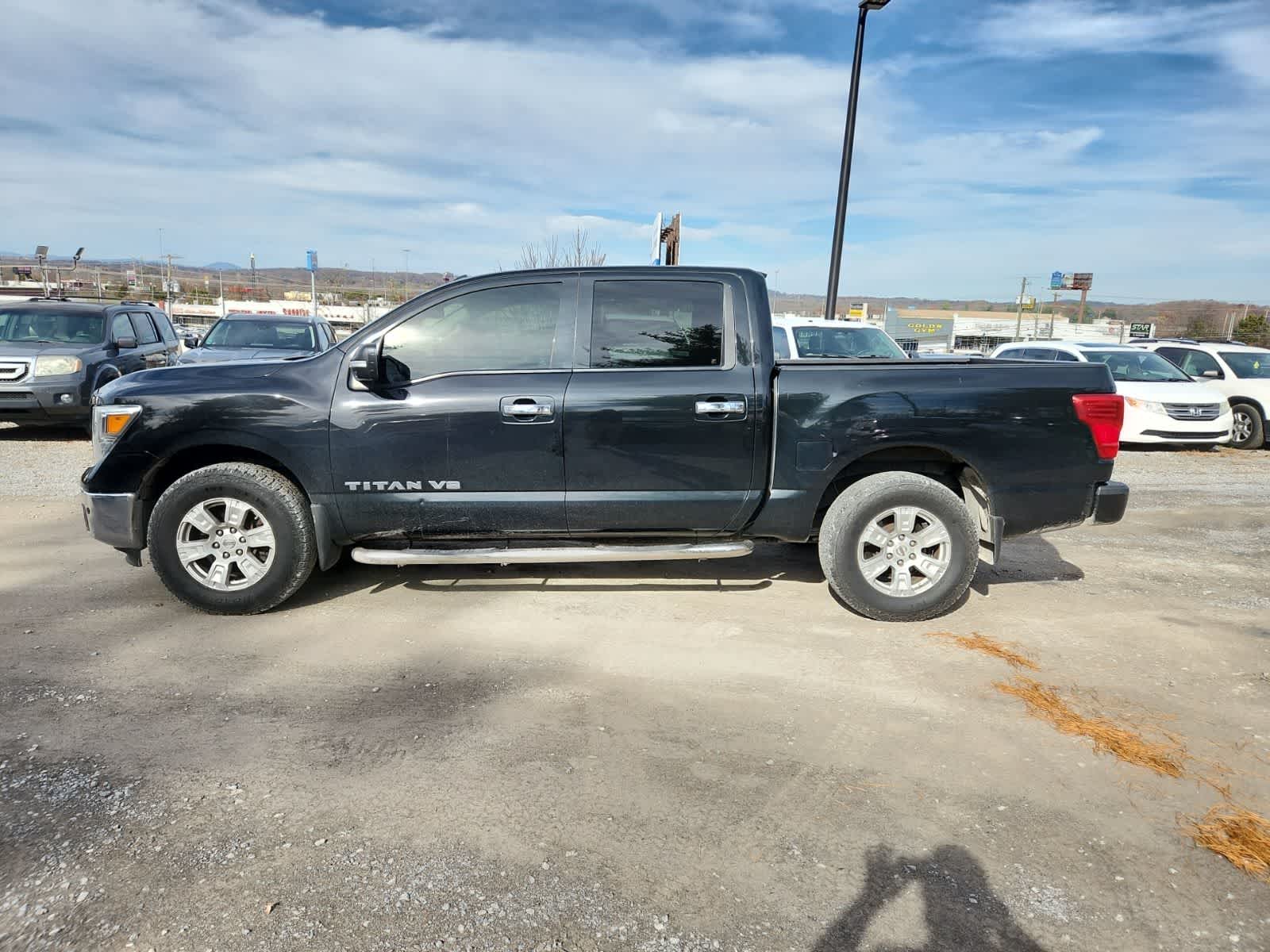 Thumbnail: 2019 Nissan Titan - 2