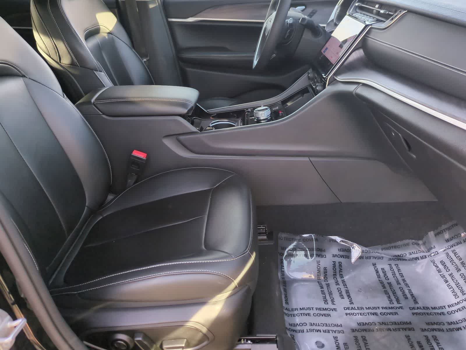 Thumbnail: 2023 Jeep Grand Cherokee - 23