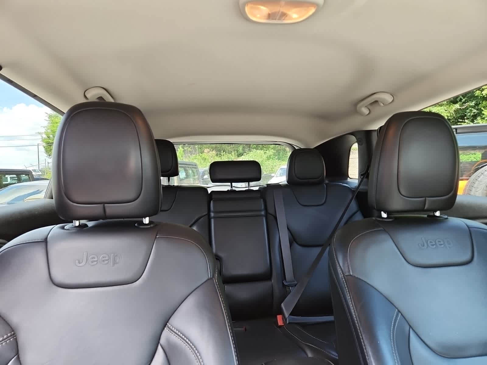 Thumbnail: 2016 Jeep Cherokee - 19