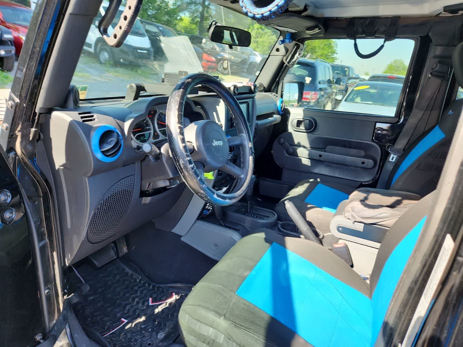 Thumbnail: 2010 Jeep Wrangler - 13