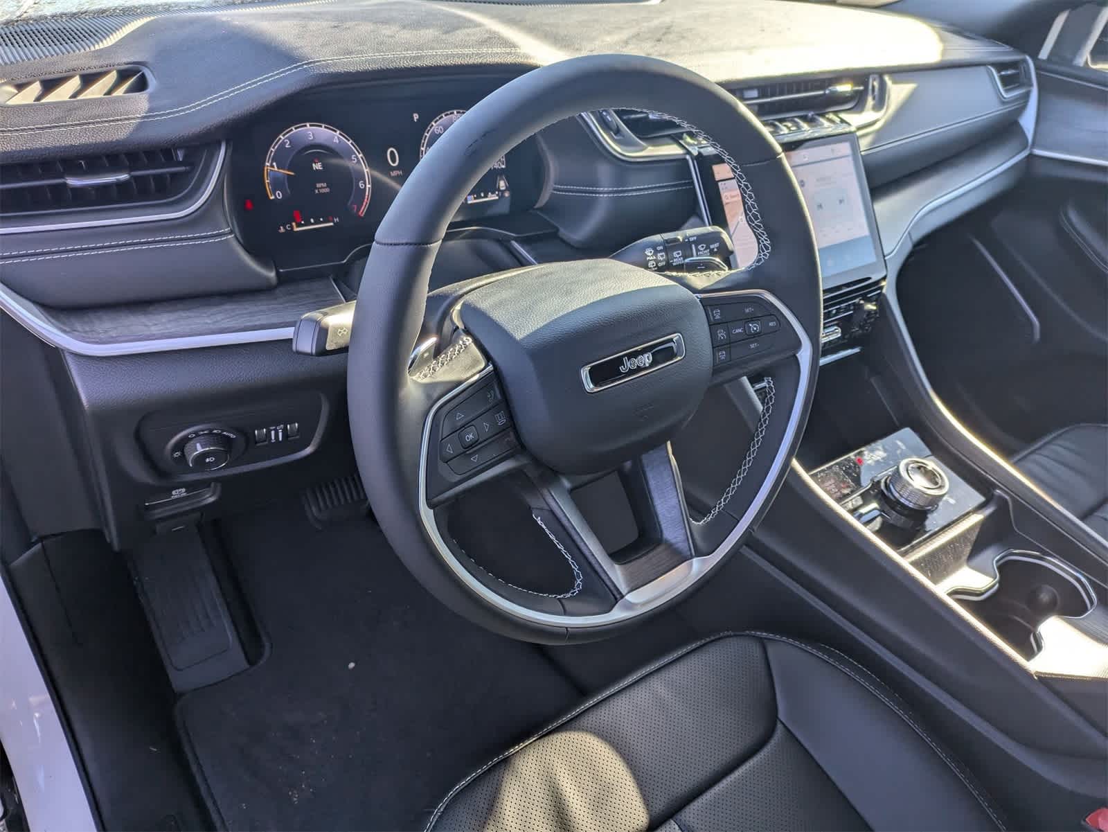Thumbnail: 2025 Jeep Grand Cherokee - 2
