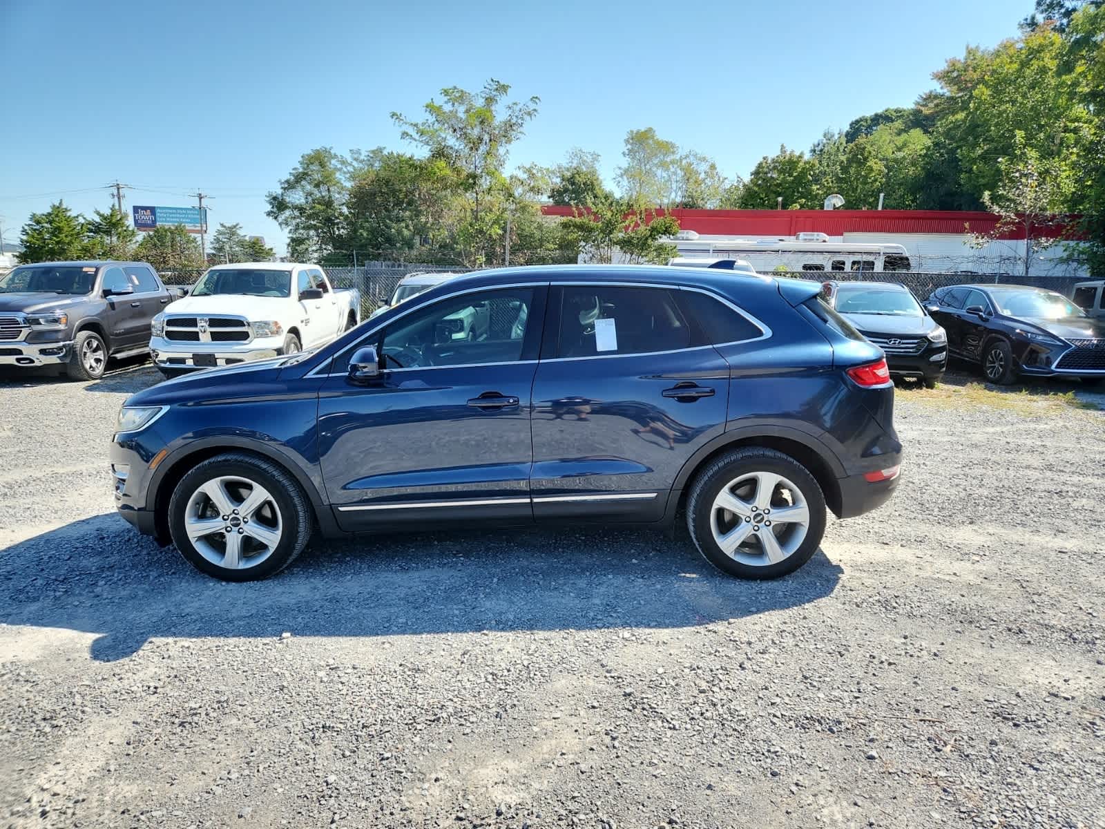 Thumbnail: 2017 Lincoln MKC - 2