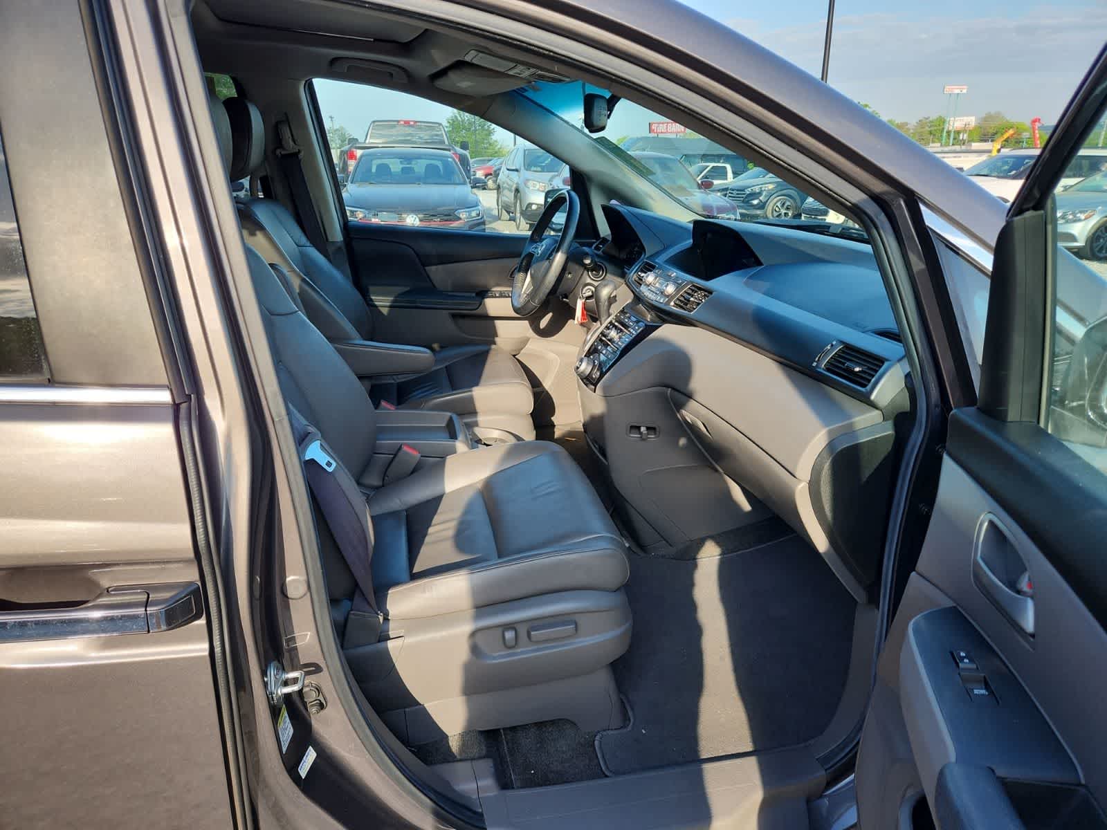 Thumbnail: 2012 Honda Odyssey - 21