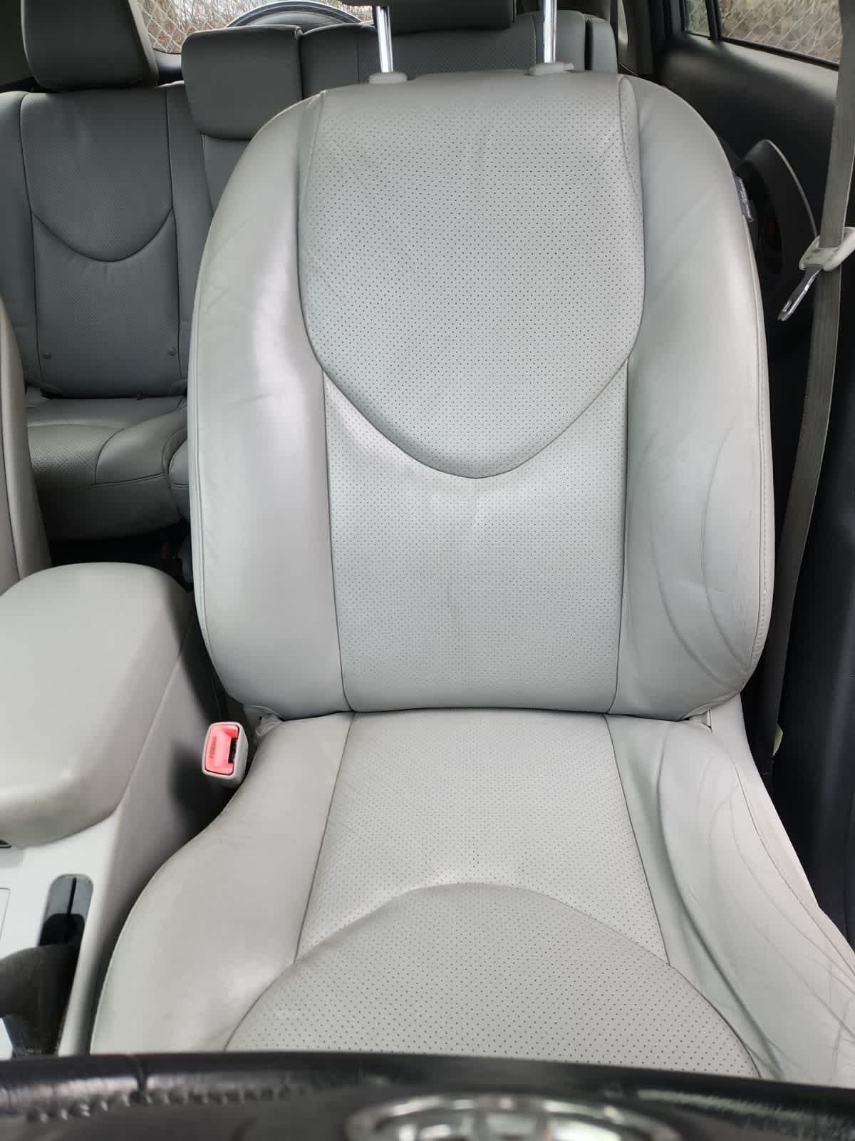 Thumbnail: 2011 Toyota RAV4 - 10